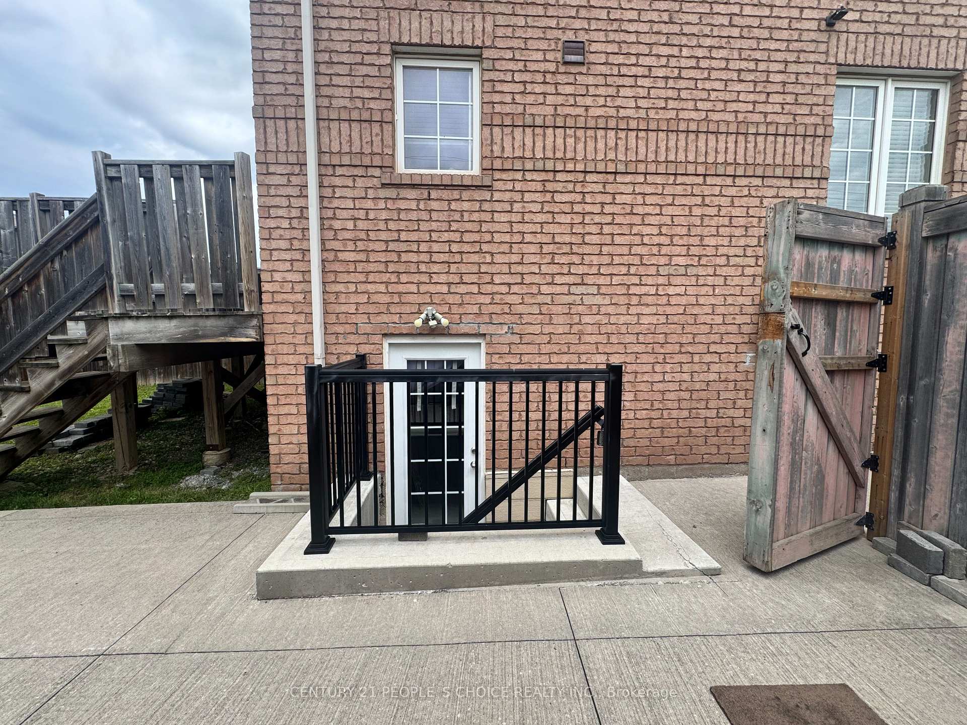 Photo 11 of Unit Bsmt, 23 Travis Crescent, Brampton, Fletcher's Meadow — HOMEH