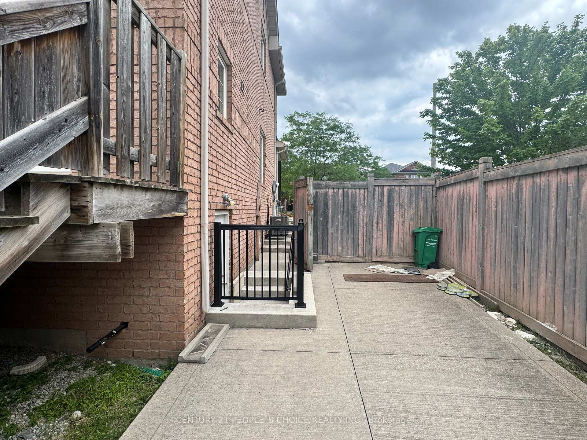 Photo 12 of Unit Bsmt, 23 Travis Crescent, Brampton, Fletcher's Meadow — HOMEH
