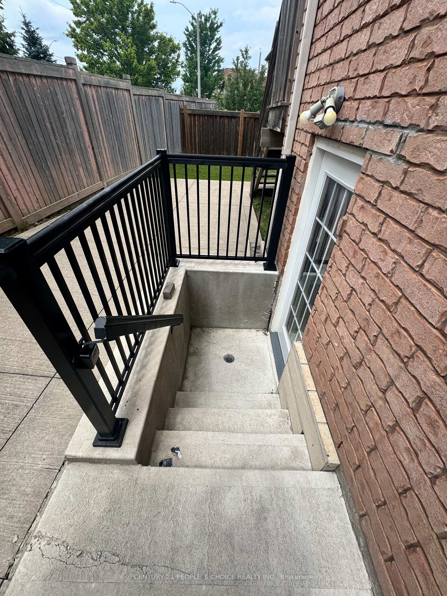 Photo 16 of Unit Bsmt, 23 Travis Crescent, Brampton, Fletcher's Meadow — HOMEH