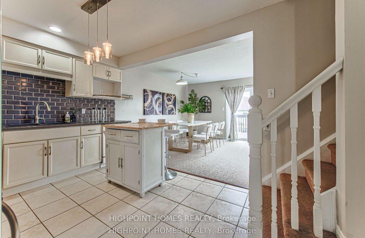 Photo 4 of 58 Hasler Crescent, Guelph, Pineridge/Westminster Woods — HOMEH