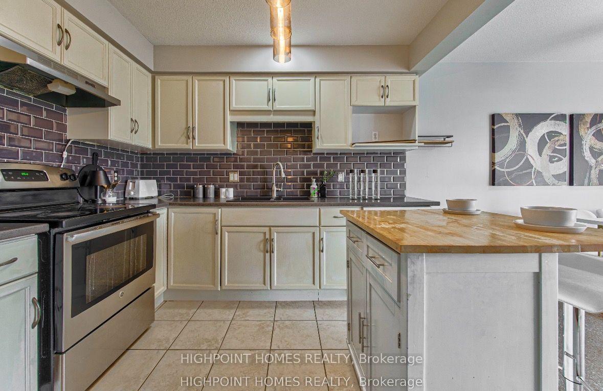Photo 5 of 58 Hasler Crescent, Guelph, Pineridge/Westminster Woods — HOMEH