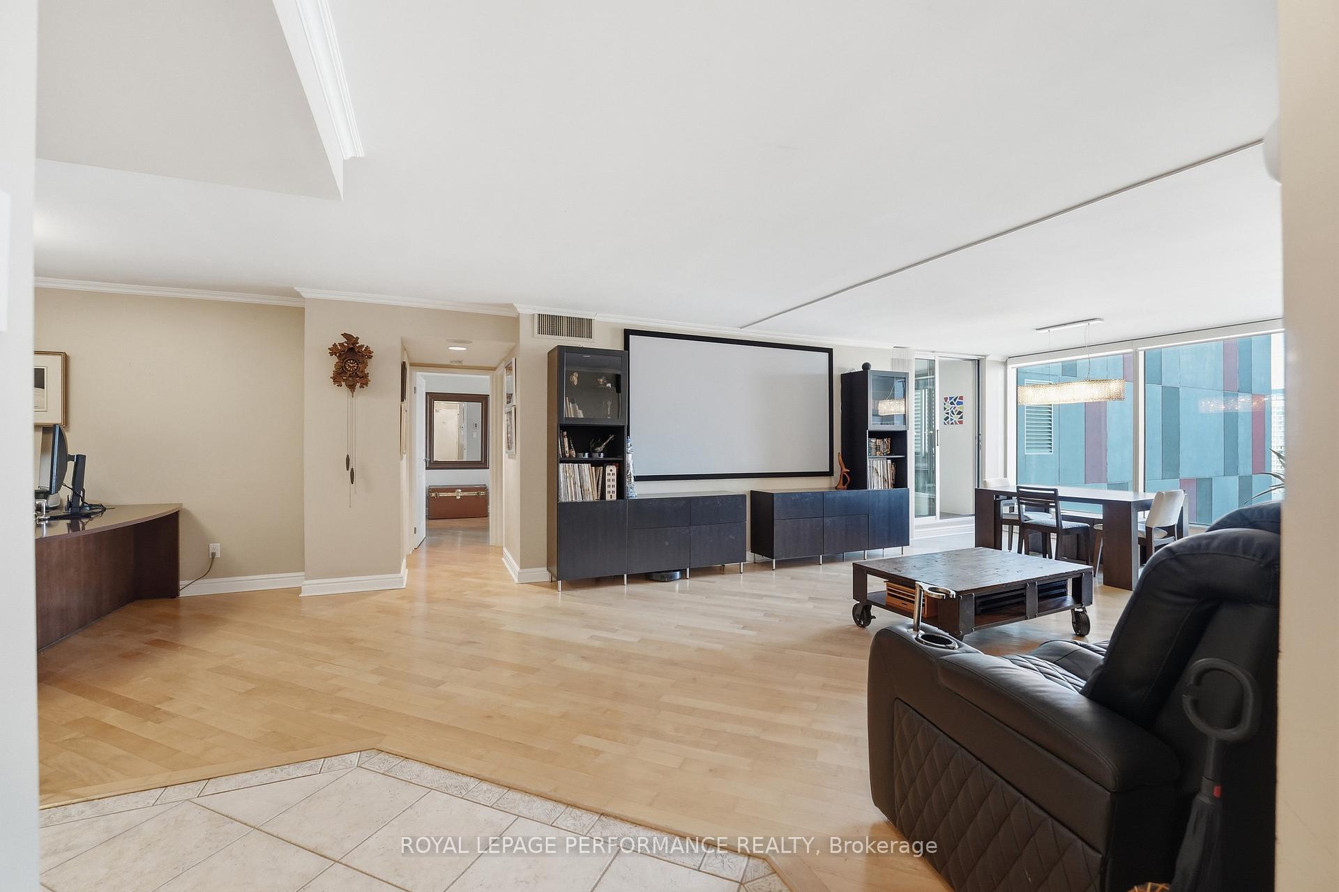 Photo 4 of Unit 1601, 160 George Street, Ottawa, Lower Town/Byward Market — HOMEH
