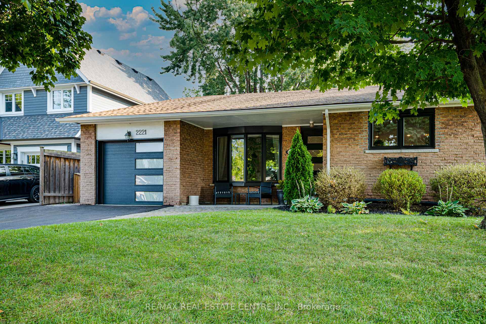 Photo of 2221 Wyandotte Drive