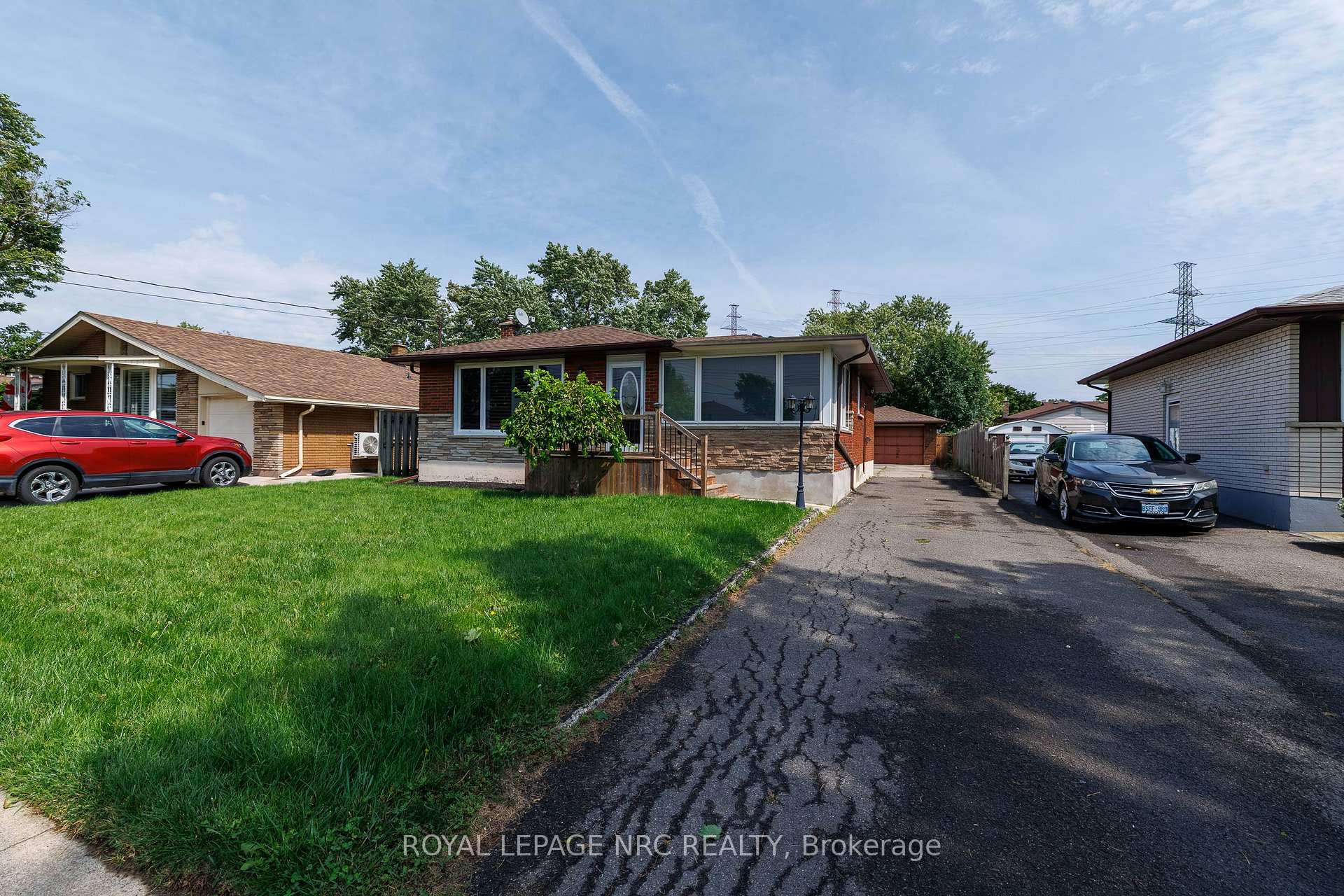 Photo 1 of 15 Memorial Park Drive, Welland, Lincoln/Crowland — HOMEH