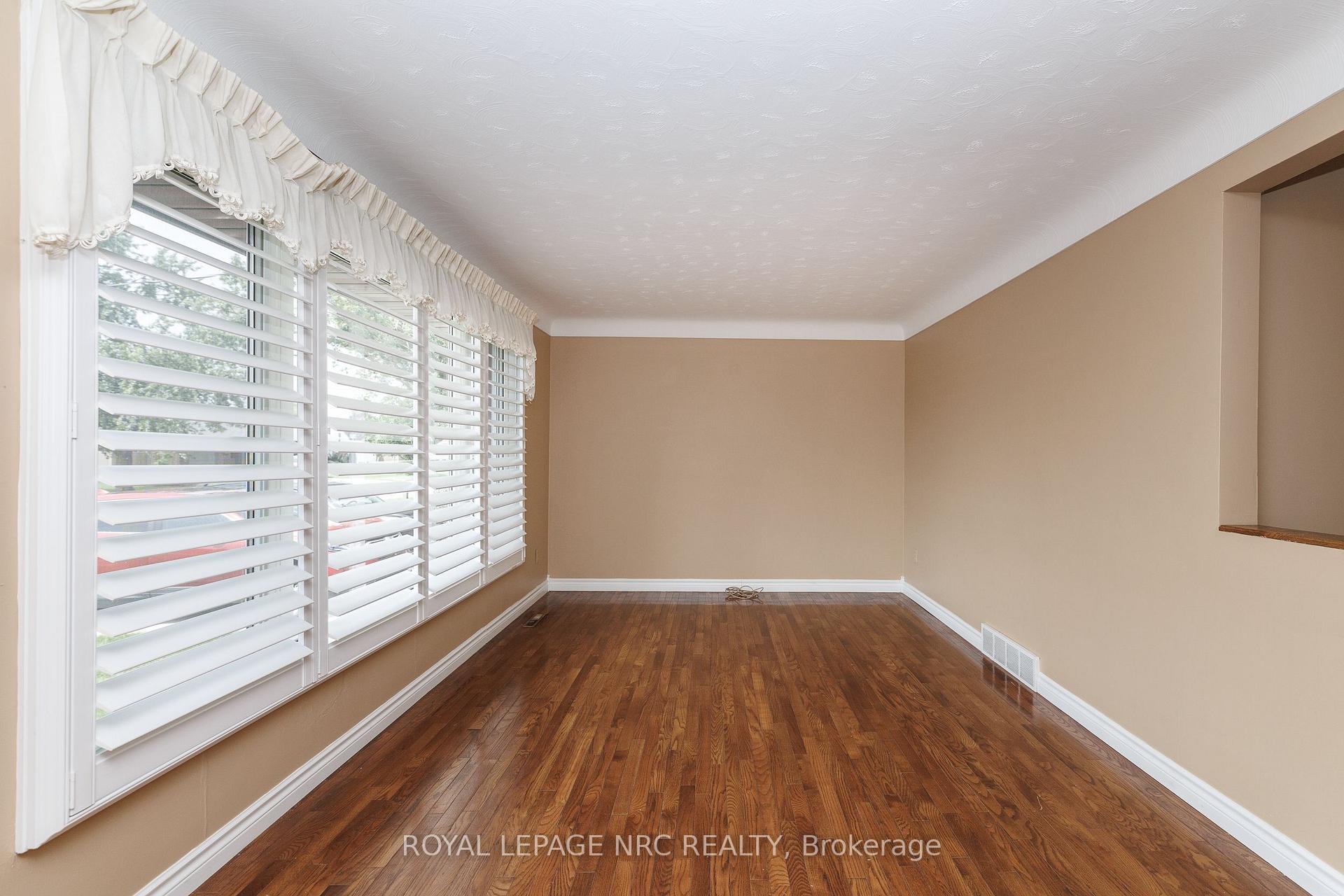 Photo 13 of 15 Memorial Park Drive, Welland, Lincoln/Crowland — HOMEH