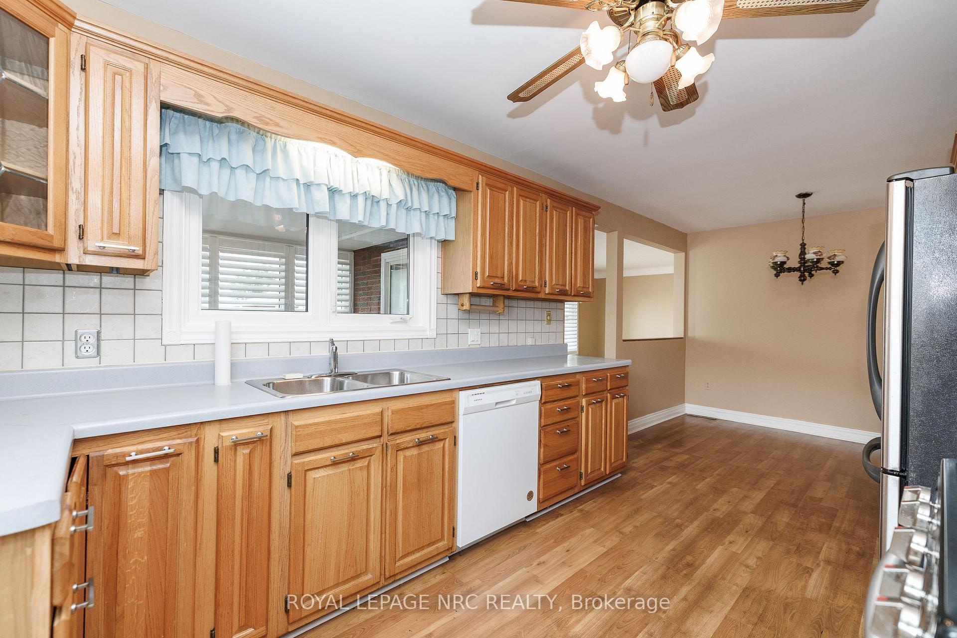Photo 19 of 15 Memorial Park Drive, Welland, Lincoln/Crowland — HOMEH