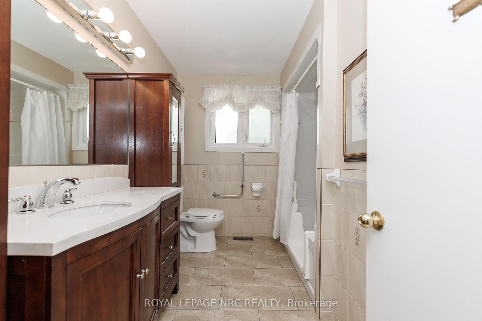 Photo 25 of 15 Memorial Park Drive, Welland, Lincoln/Crowland — HOMEH