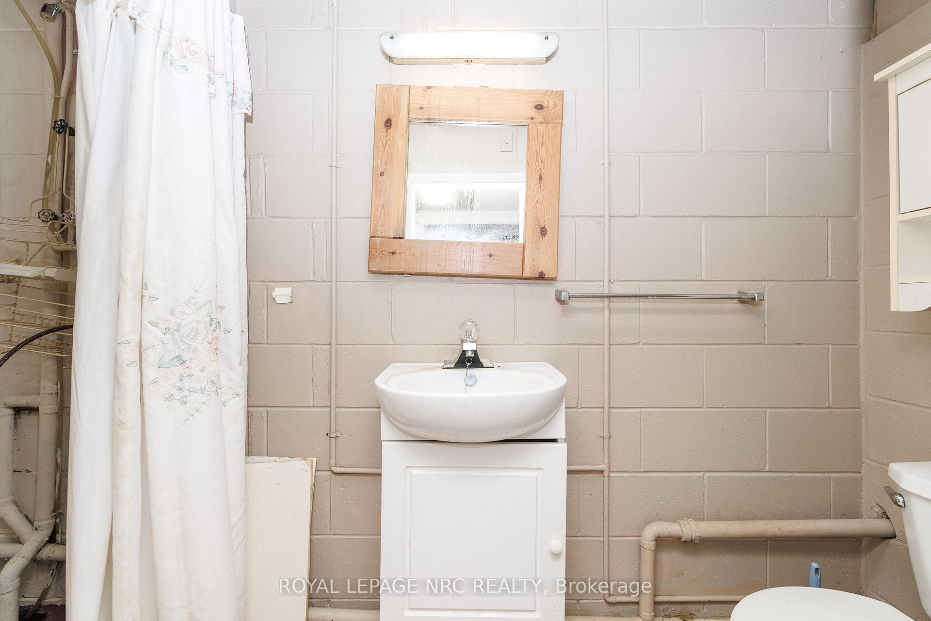 Photo 37 of 15 Memorial Park Drive, Welland, Lincoln/Crowland — HOMEH