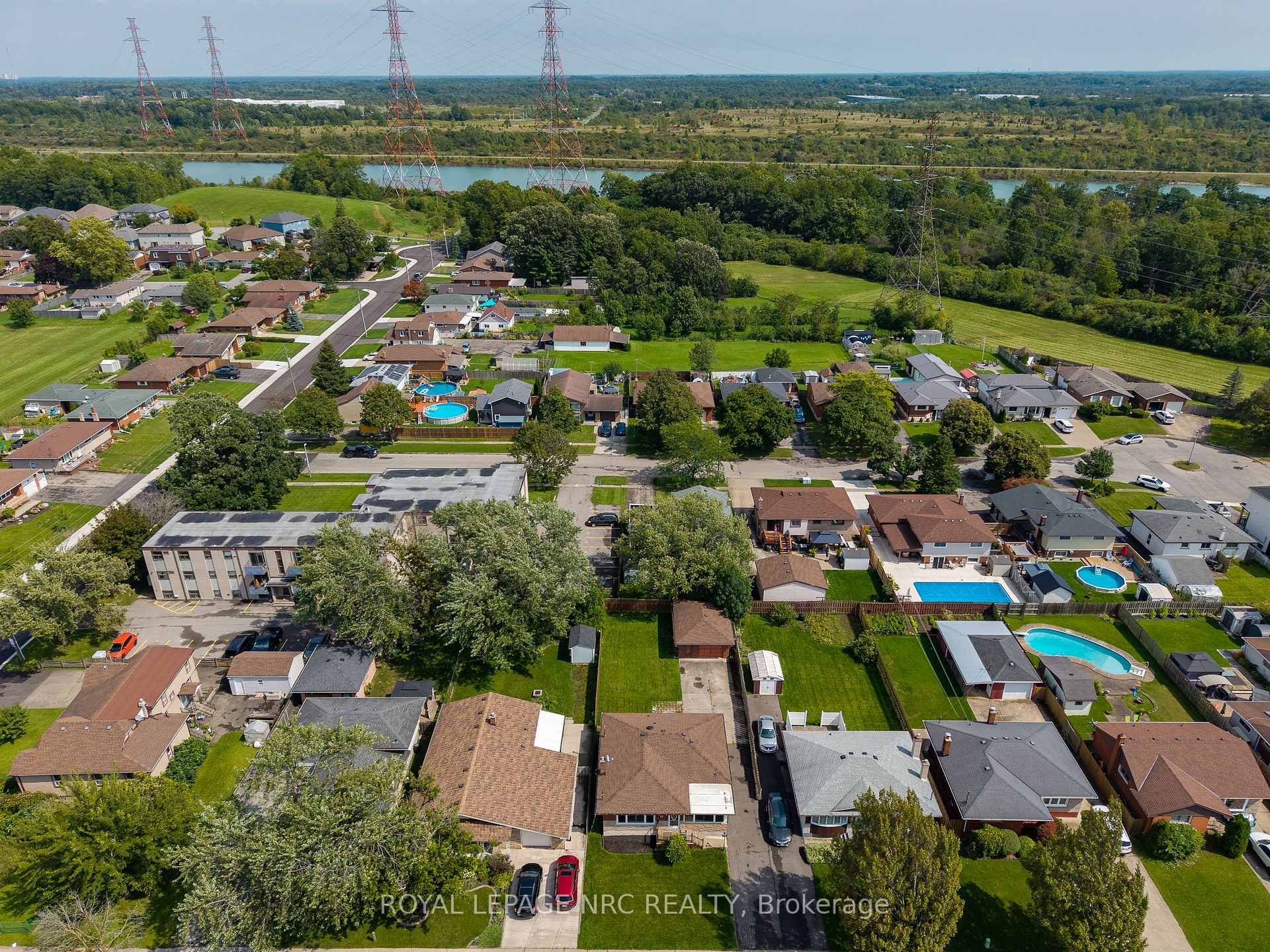 Photo 46 of 15 Memorial Park Drive, Welland, Lincoln/Crowland — HOMEH