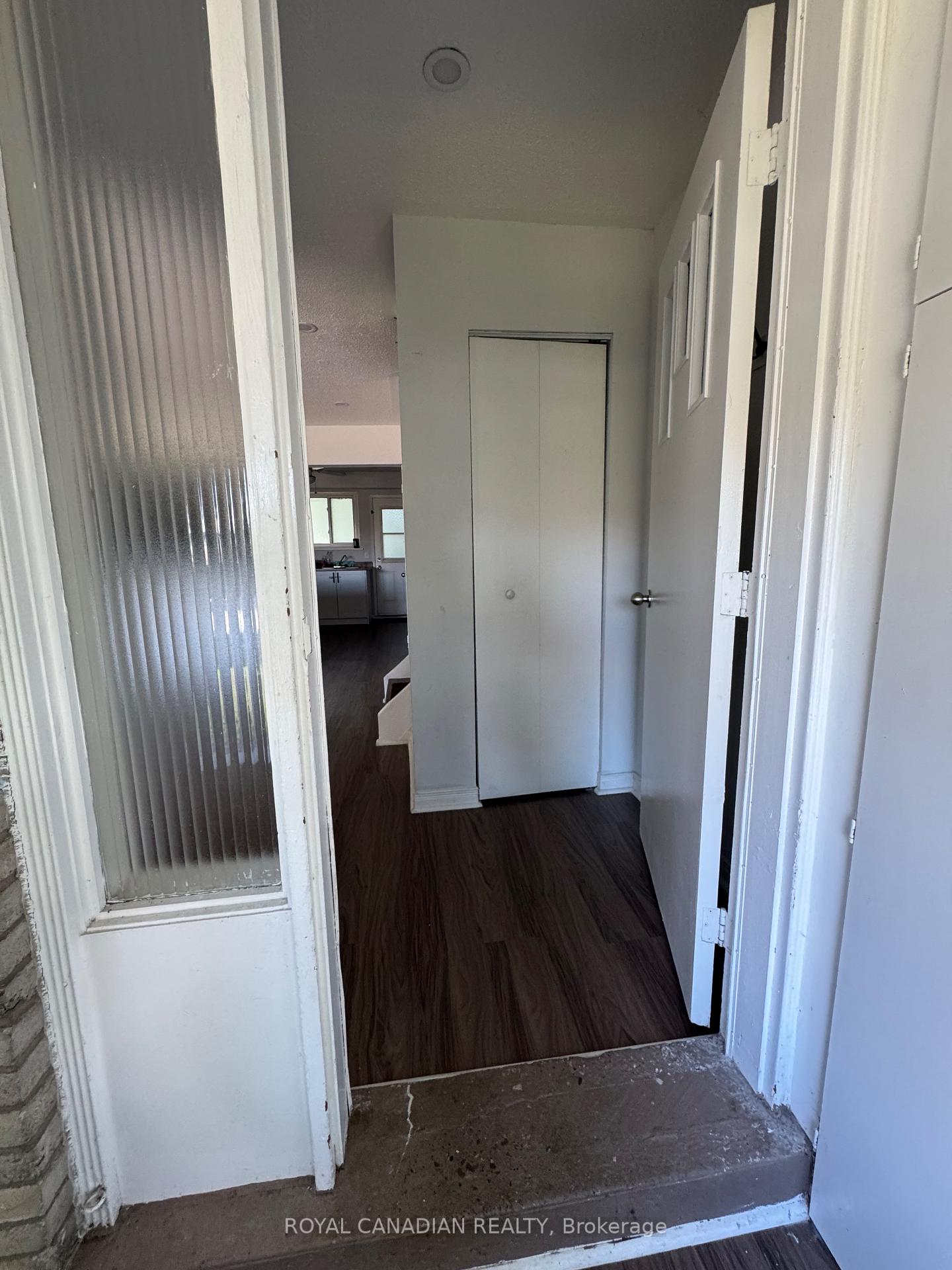 Photo 4 of Unit Upper, 357 Durham Court, Oshawa, Vanier — HOMEH