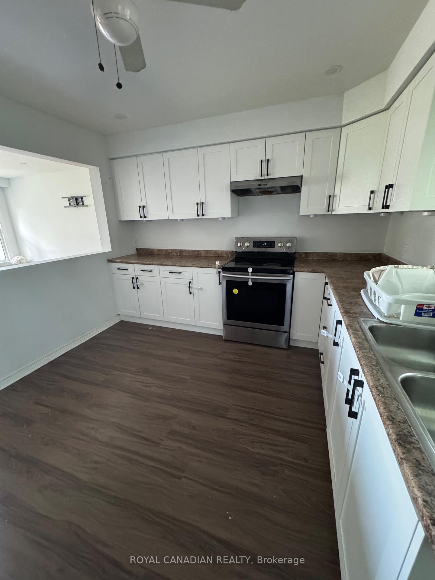 Photo 8 of Unit Upper, 357 Durham Court, Oshawa, Vanier — HOMEH