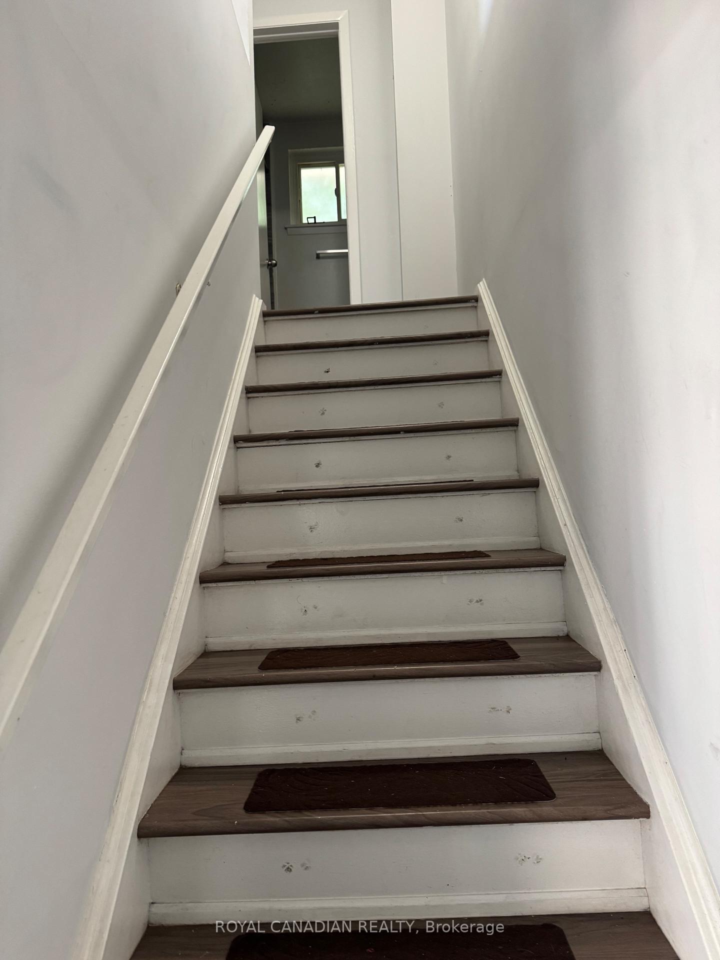 Photo 11 of Unit Upper, 357 Durham Court, Oshawa, Vanier — HOMEH