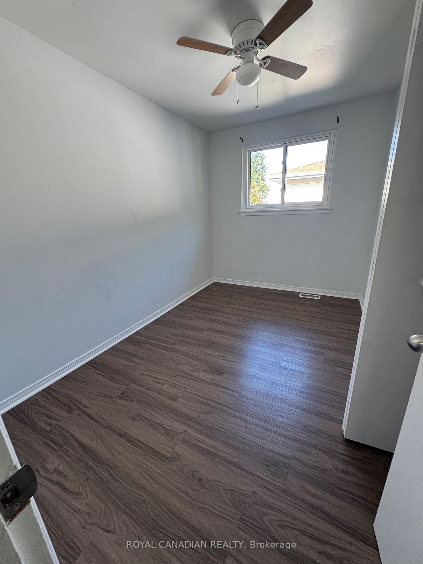 Photo 13 of Unit Upper, 357 Durham Court, Oshawa, Vanier — HOMEH