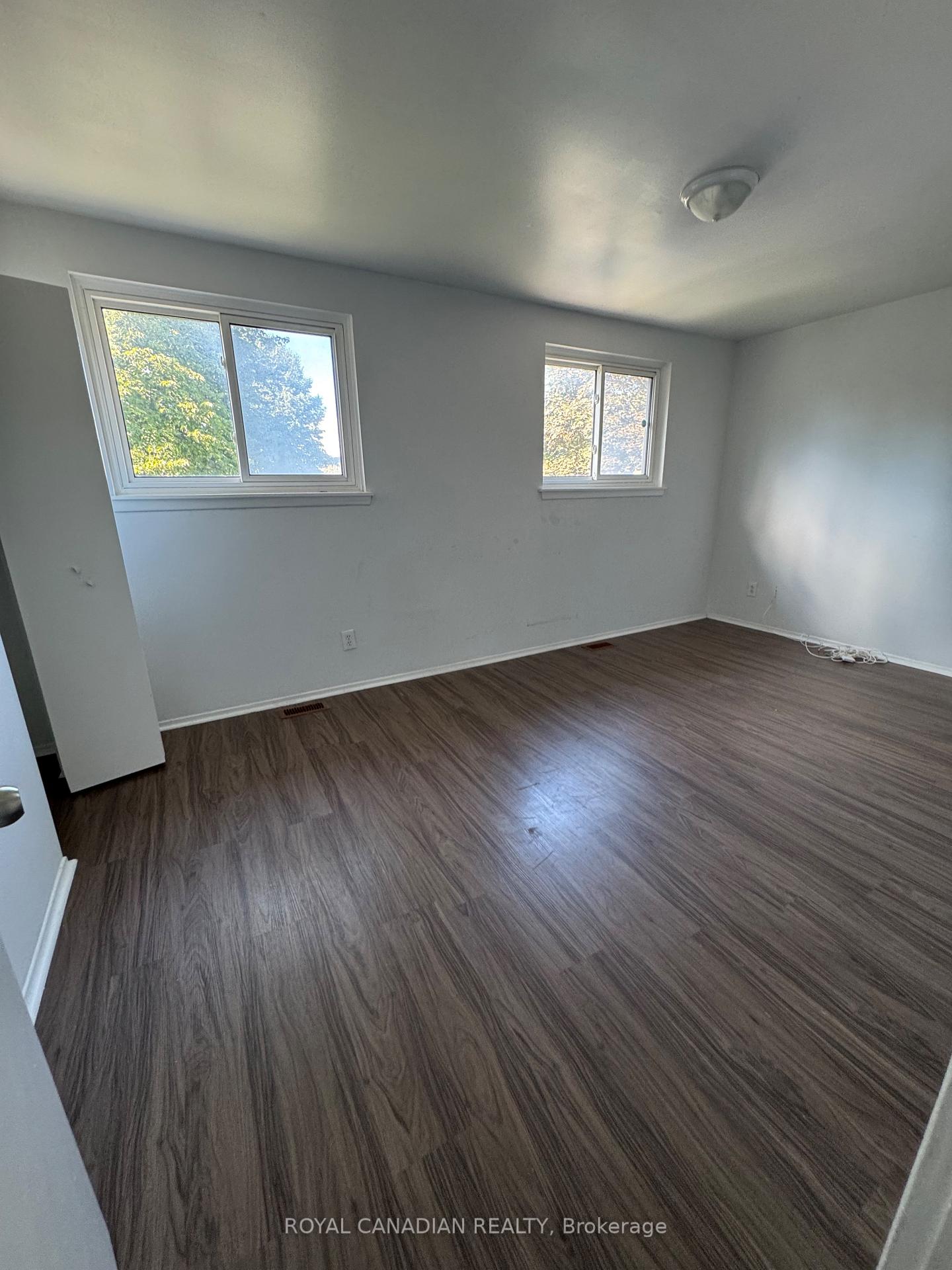 Photo 14 of Unit Upper, 357 Durham Court, Oshawa, Vanier — HOMEH