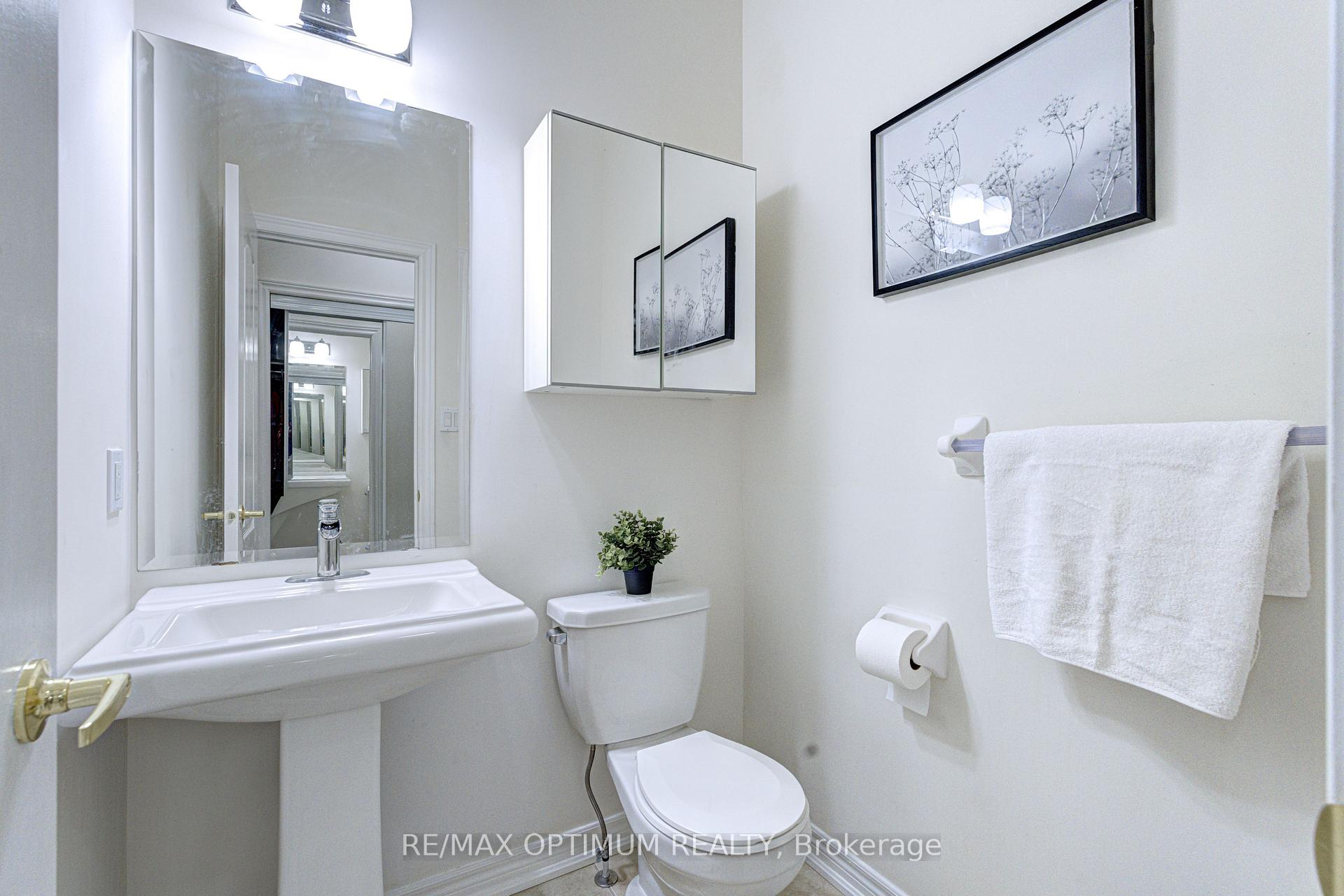 Photo 21 of 54 Midcrest Circle, Brampton, Credit Valley — HOMEH