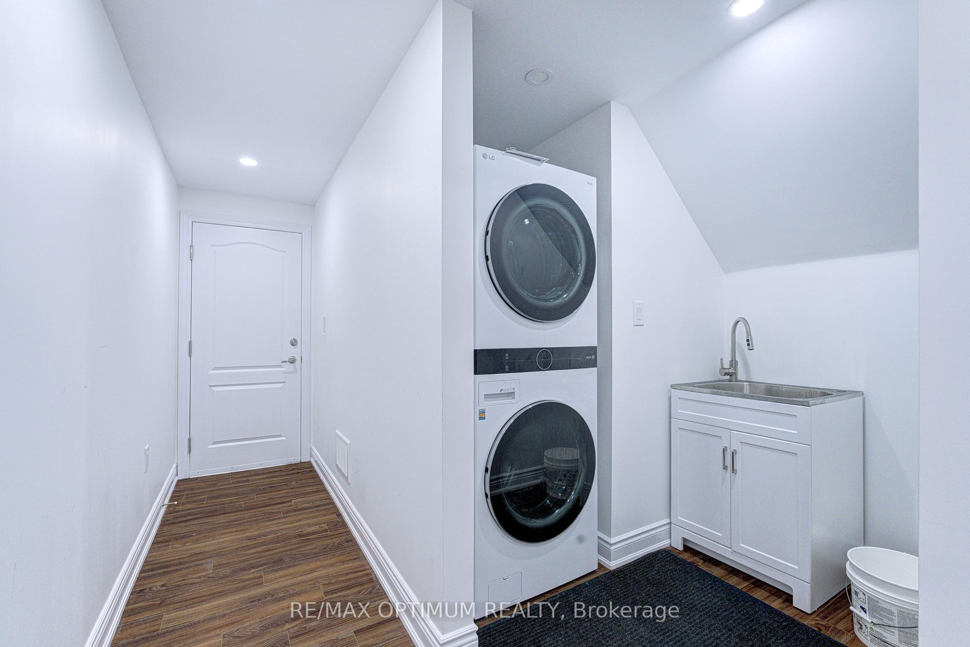 Photo 22 of 54 Midcrest Circle, Brampton, Credit Valley — HOMEH