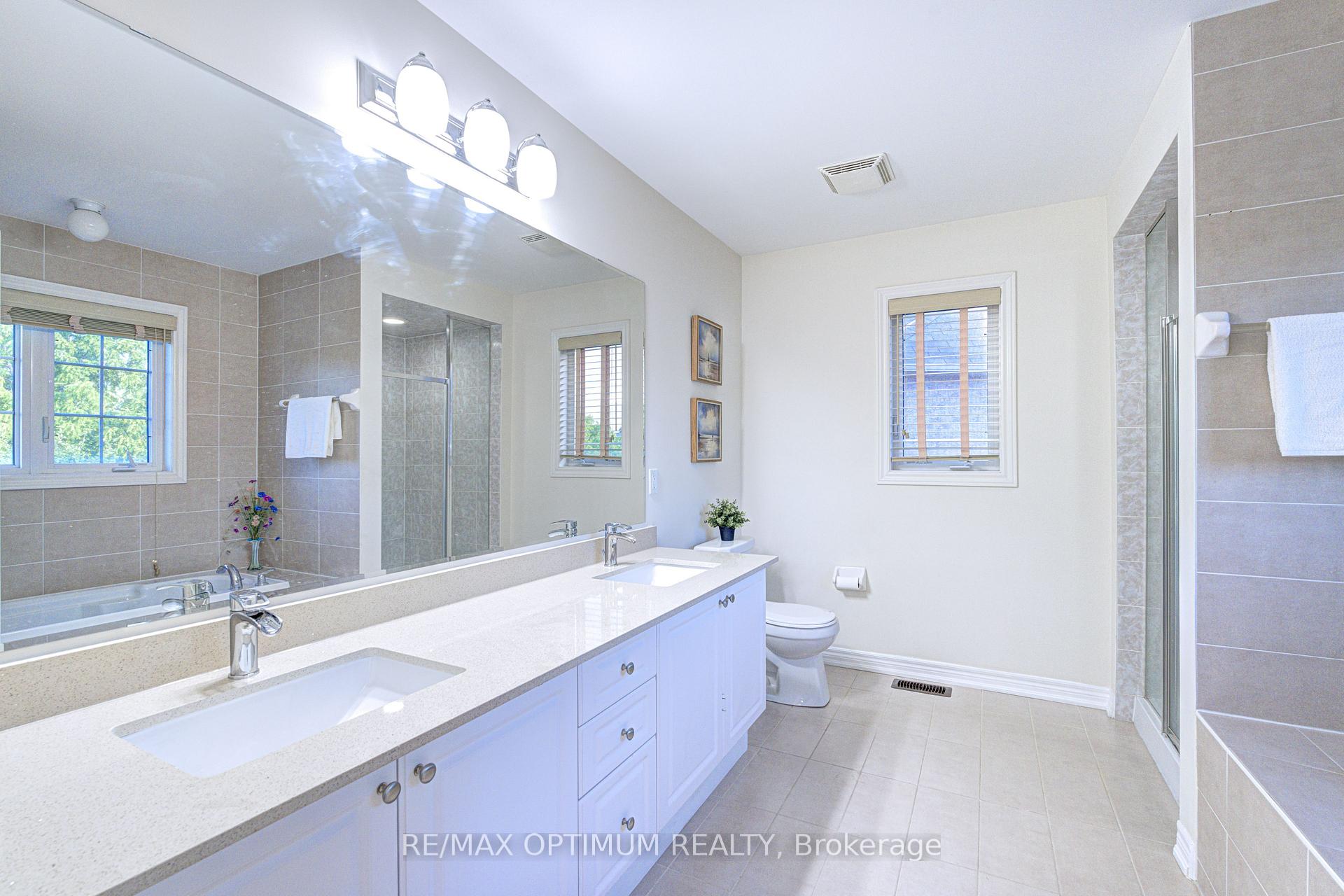 Photo 27 of 54 Midcrest Circle, Brampton, Credit Valley — HOMEH