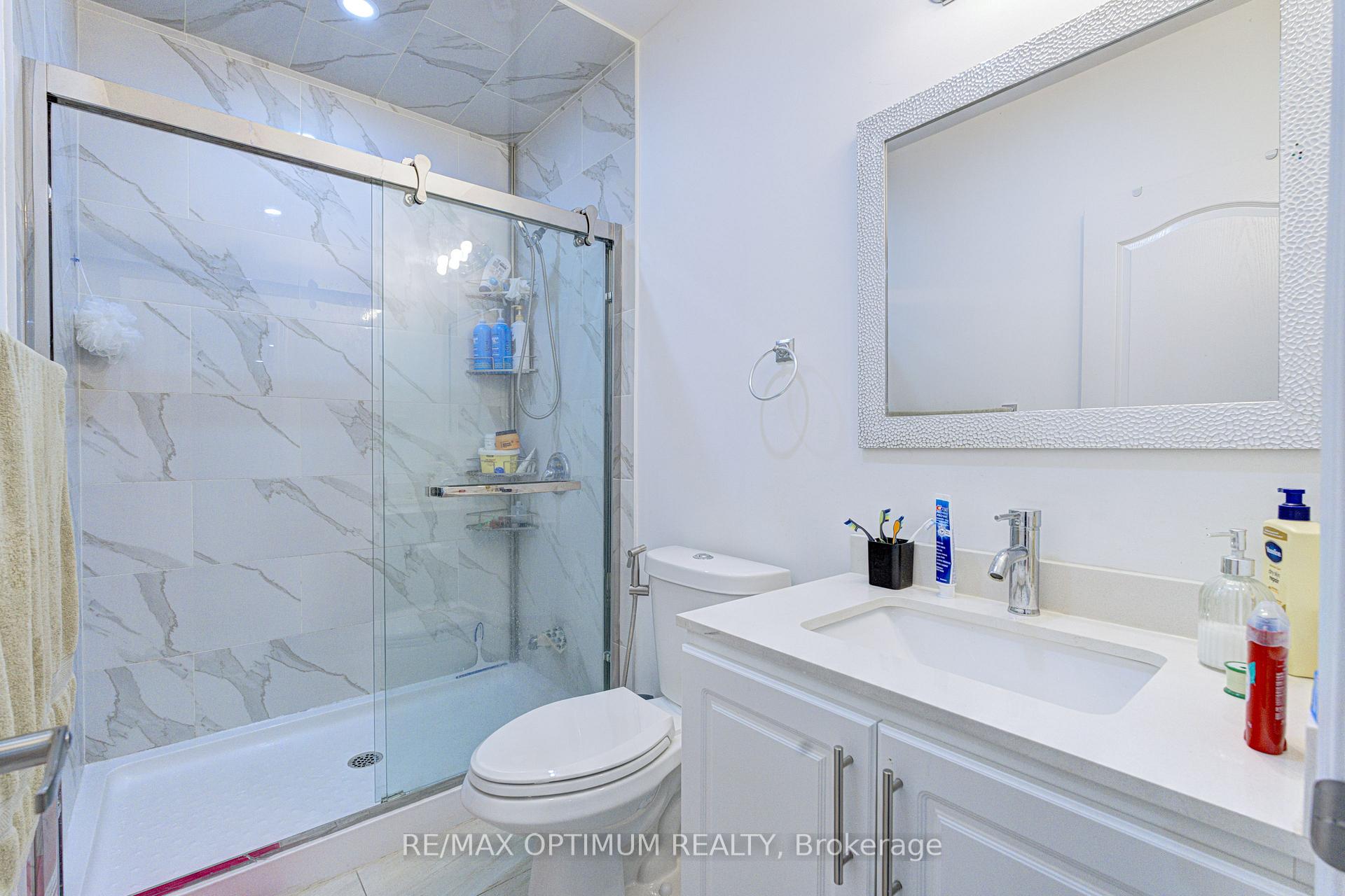 Photo 45 of 54 Midcrest Circle, Brampton, Credit Valley — HOMEH