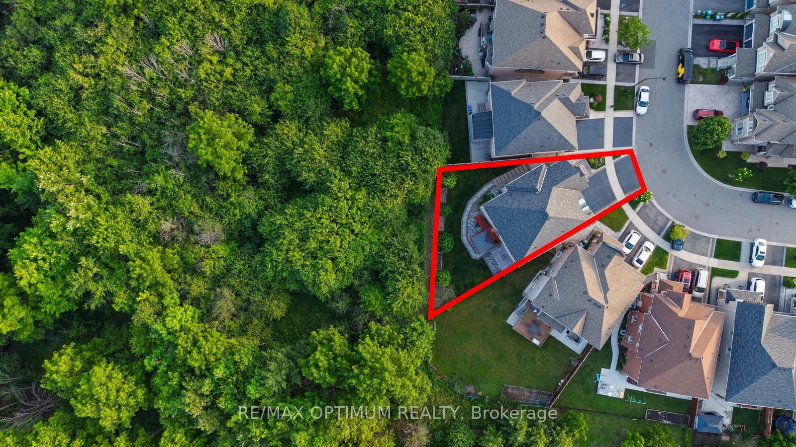 Photo 49 of 54 Midcrest Circle, Brampton, Credit Valley — HOMEH