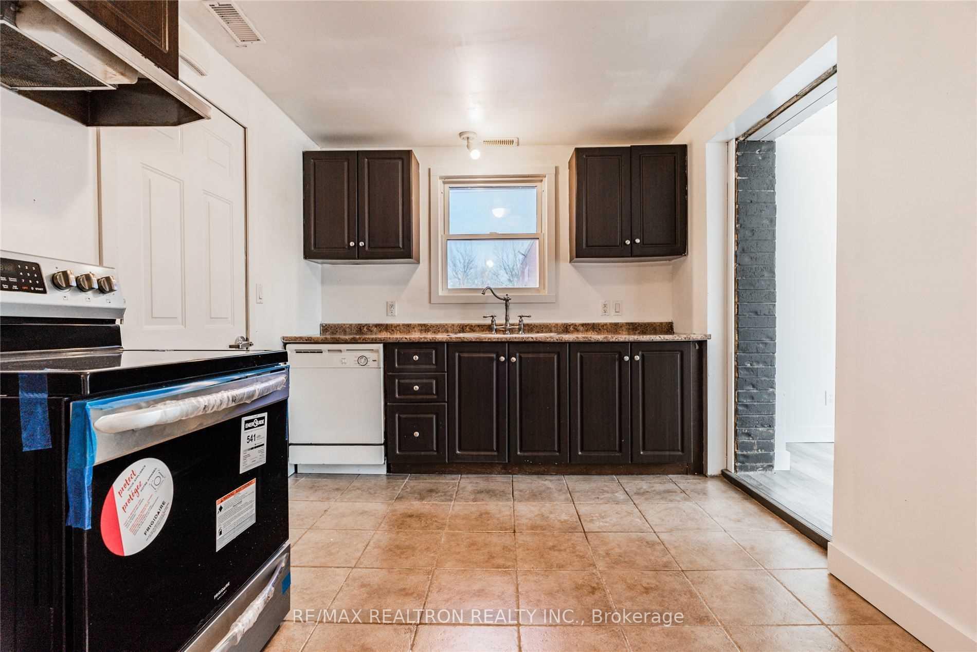 Photo 8 of 26 Florence Street, Chatham-Kent — HOMEH