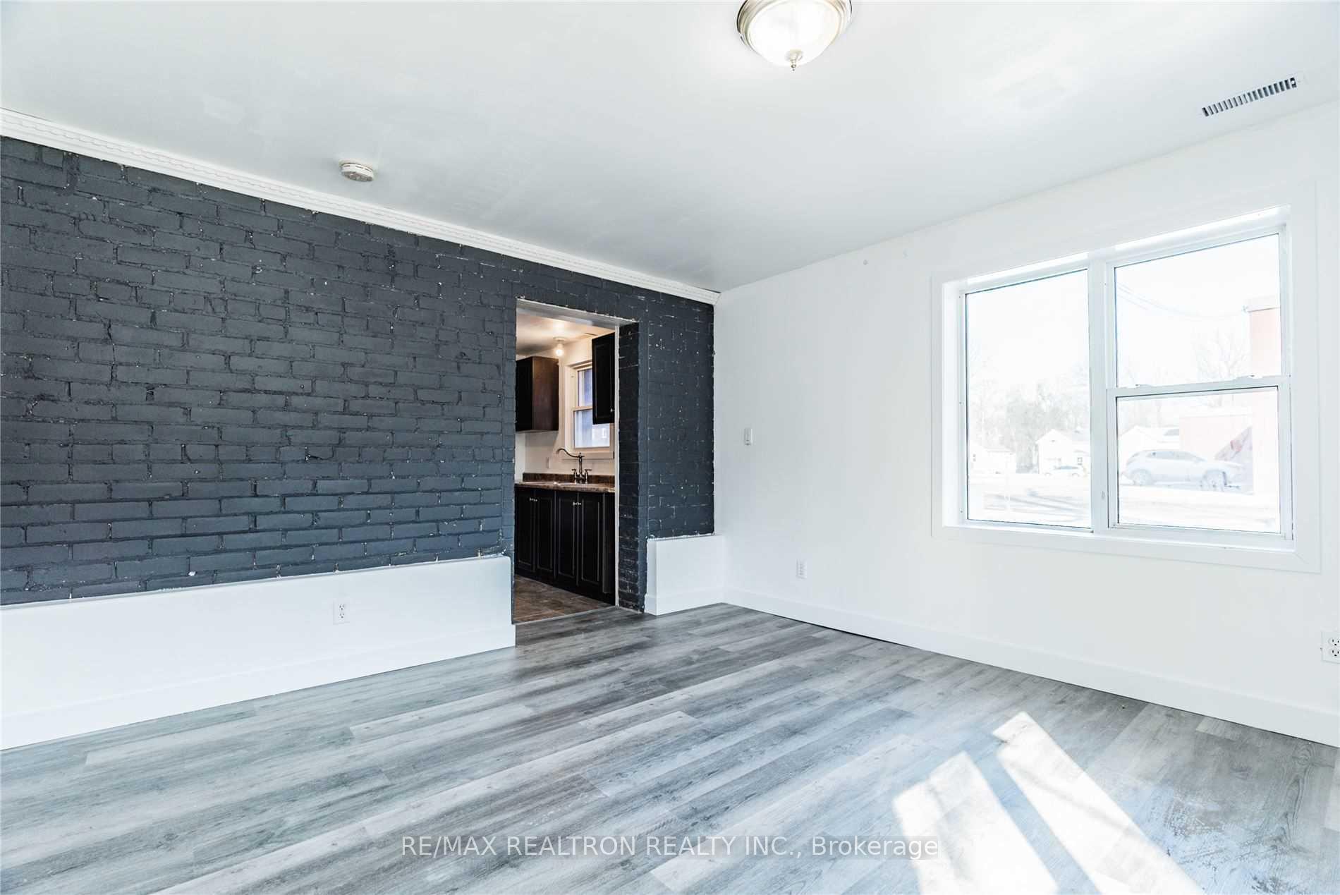 Photo 15 of 26 Florence Street, Chatham-Kent — HOMEH