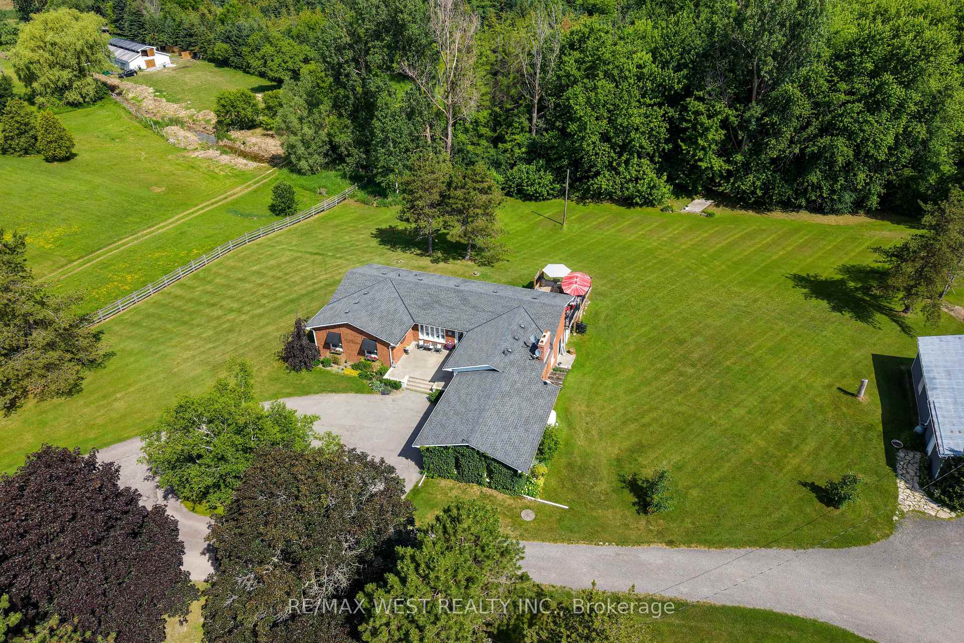 Photo of 7324 Highway 9 Road S