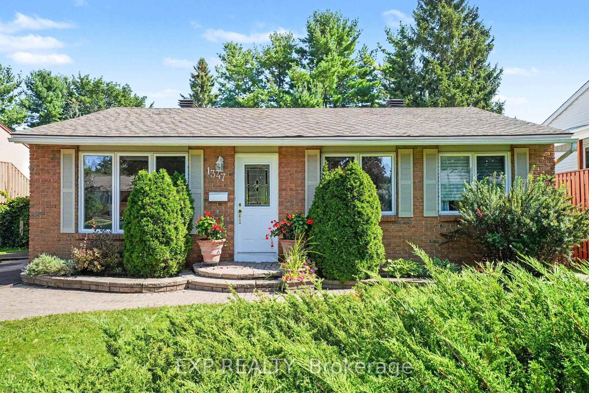 Photo 3 of 1347 Metz Crescent, Ottawa, Carson Meadows — HOMEH