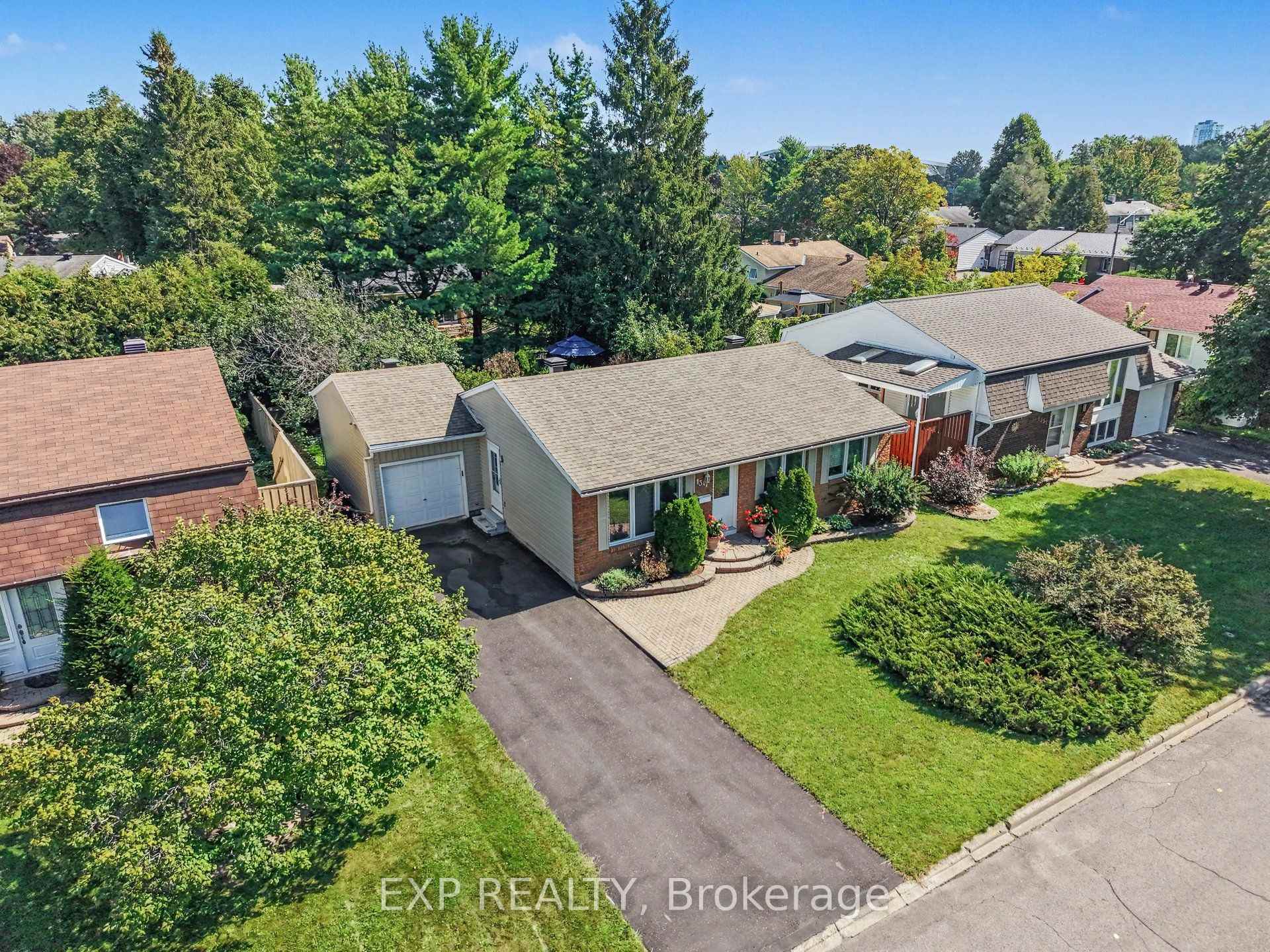 Photo 33 of 1347 Metz Crescent, Ottawa, Carson Meadows — HOMEH