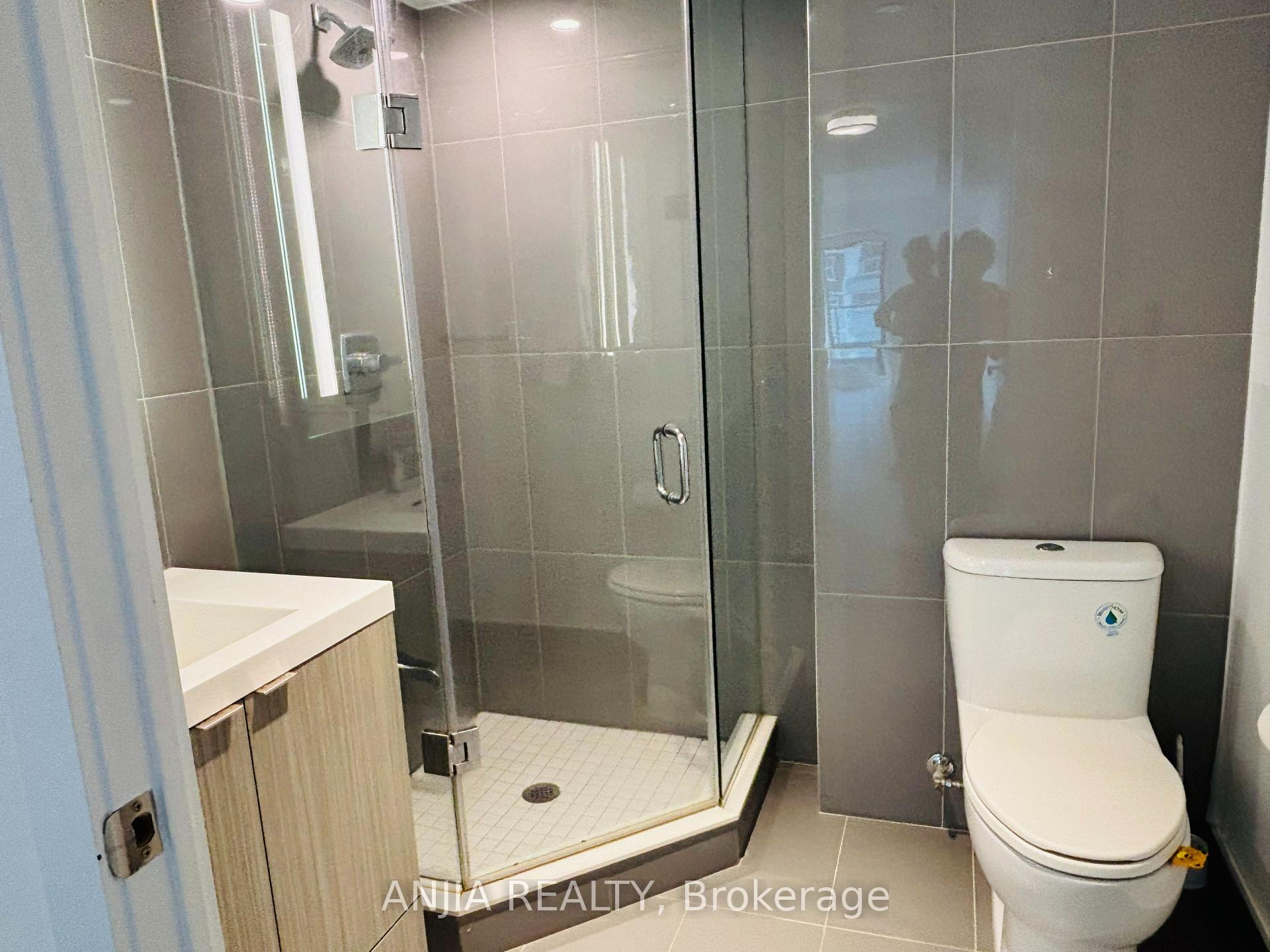 Photo 5 of Unit 622, 585 Bloor Street E, Toronto, North St. James Town — HOMEH