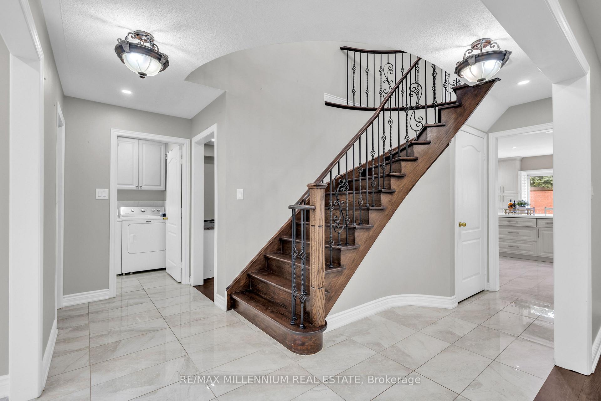Photo 10 of 252 Mountainberry Road, Brampton, Sandringham-Wellington — HOMEH
