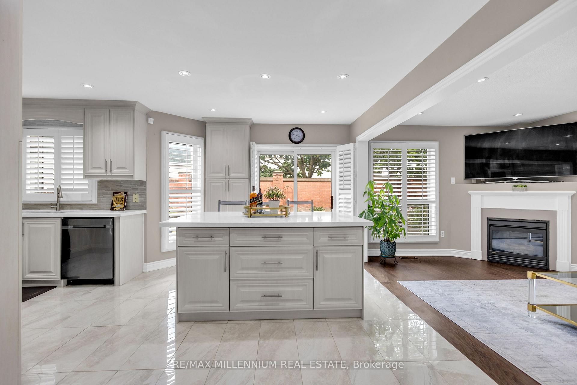 Photo 11 of 252 Mountainberry Road, Brampton, Sandringham-Wellington — HOMEH