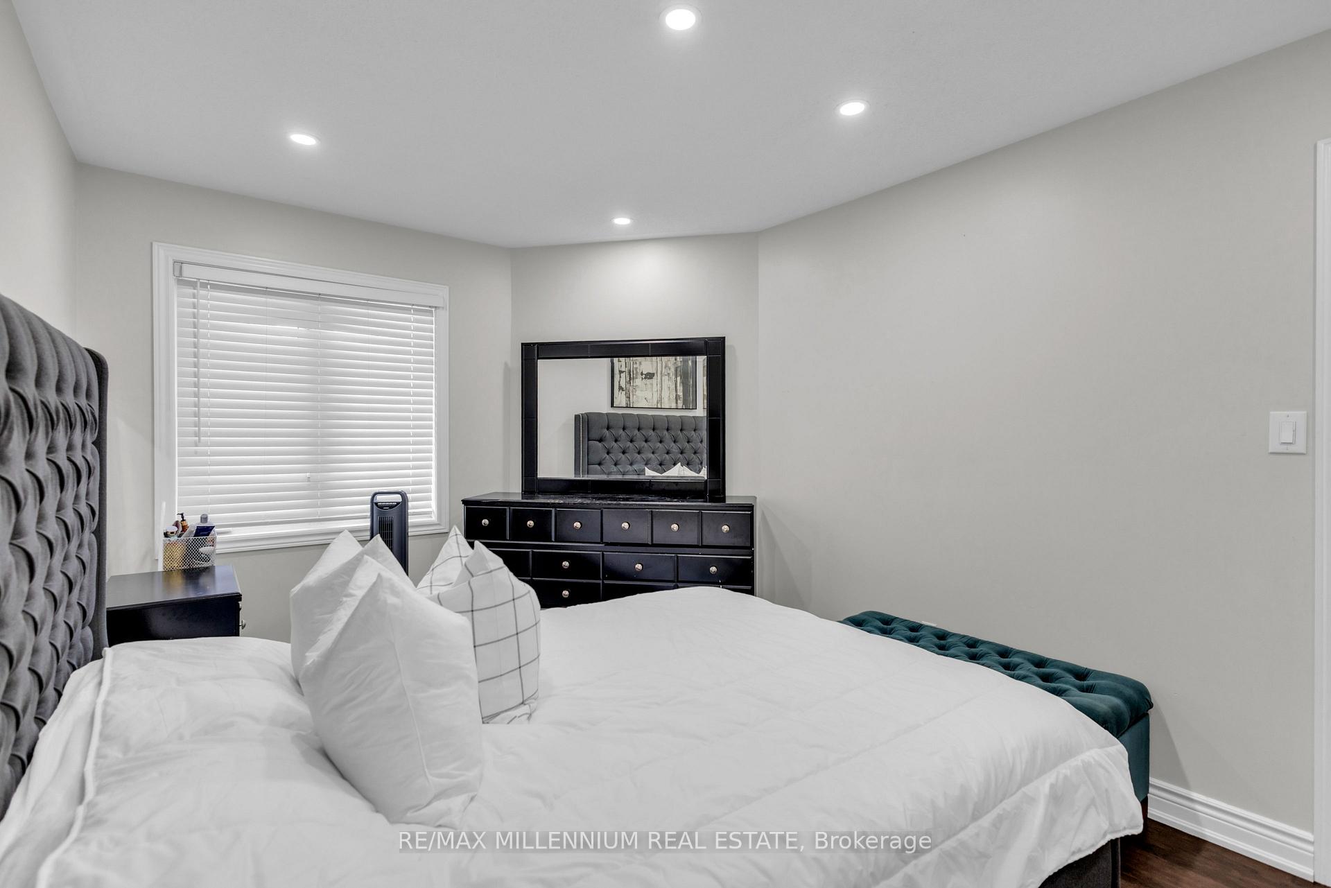 Photo 33 of 252 Mountainberry Road, Brampton, Sandringham-Wellington — HOMEH
