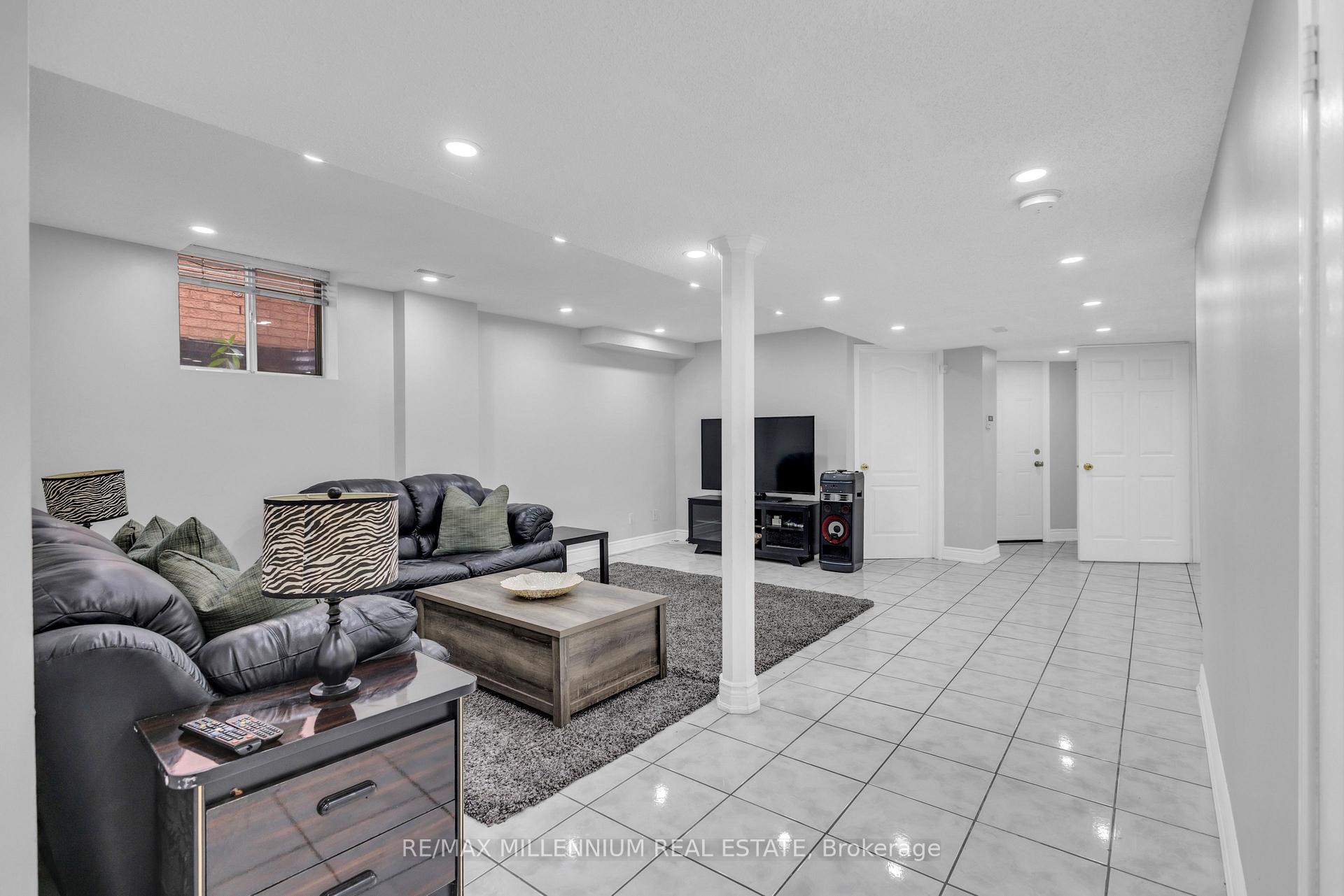 Photo 45 of 252 Mountainberry Road, Brampton, Sandringham-Wellington — HOMEH
