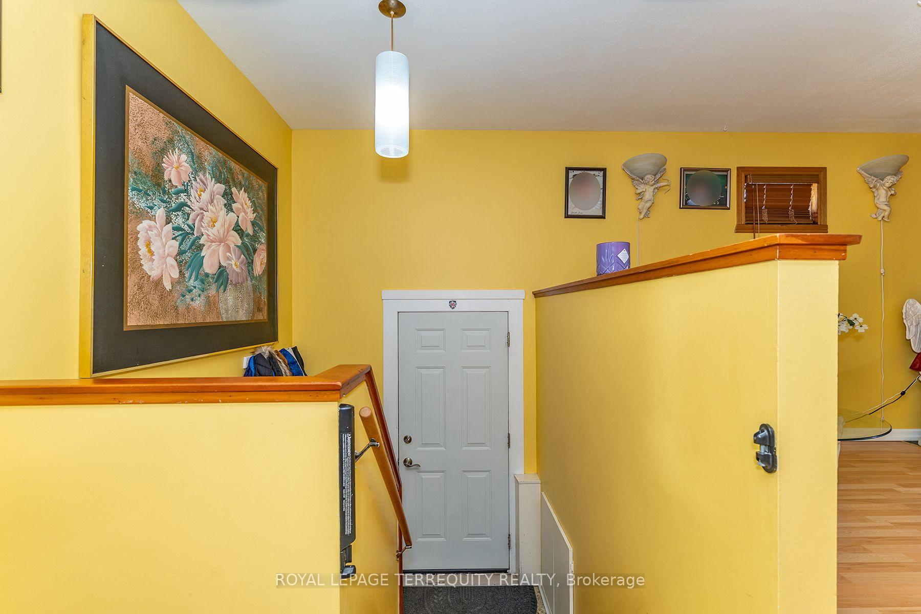 Photo 8 of 134 Homeside Avenue, Hamilton, Stoney Creek — HOMEH