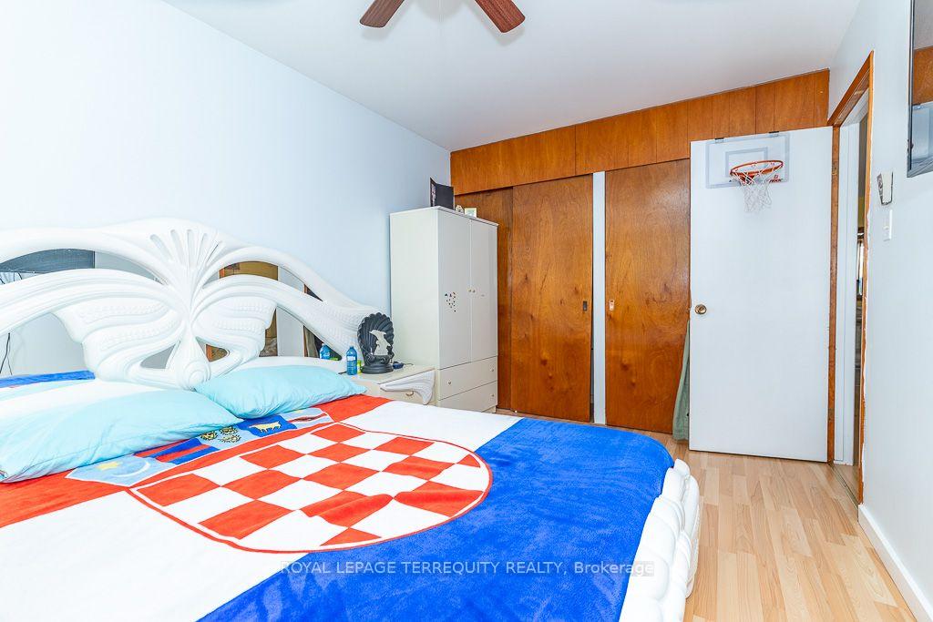 Photo 13 of 134 Homeside Avenue, Hamilton, Stoney Creek — HOMEH