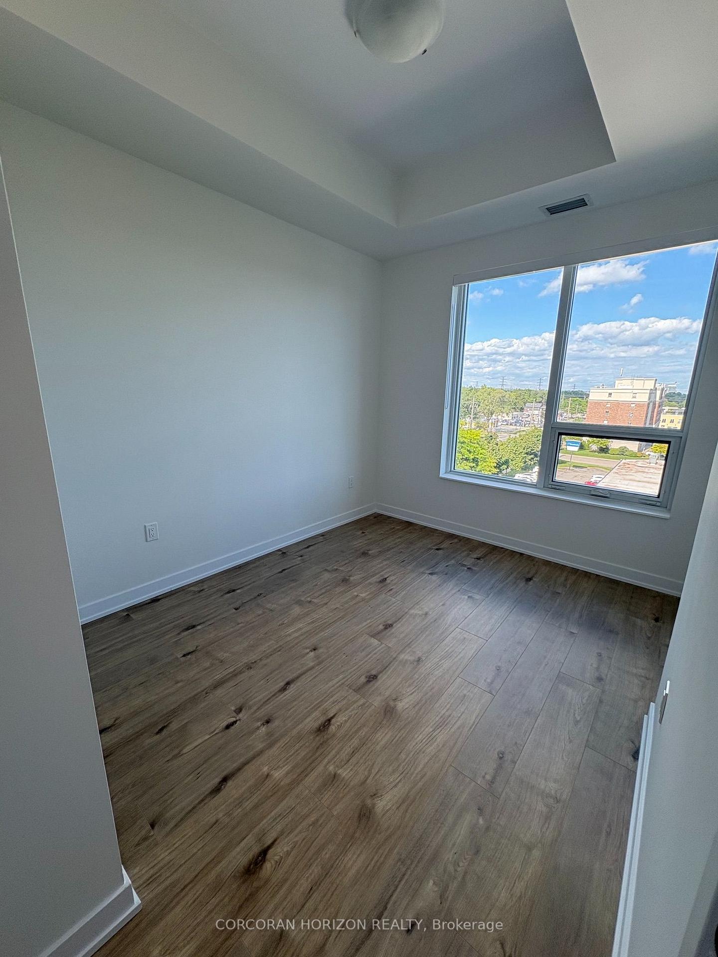 Photo 6 of Unit 617, 500 Plains Road E, Burlington, LaSalle — HOMEH