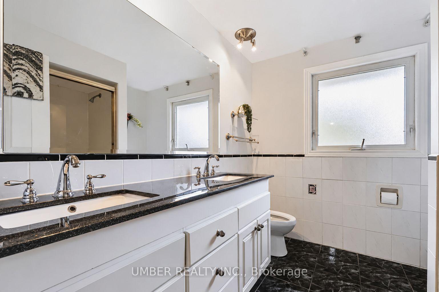 Photo 14 of 20 Bishop Court, Kitchener, Heritage Park - Kitchener — HOMEH