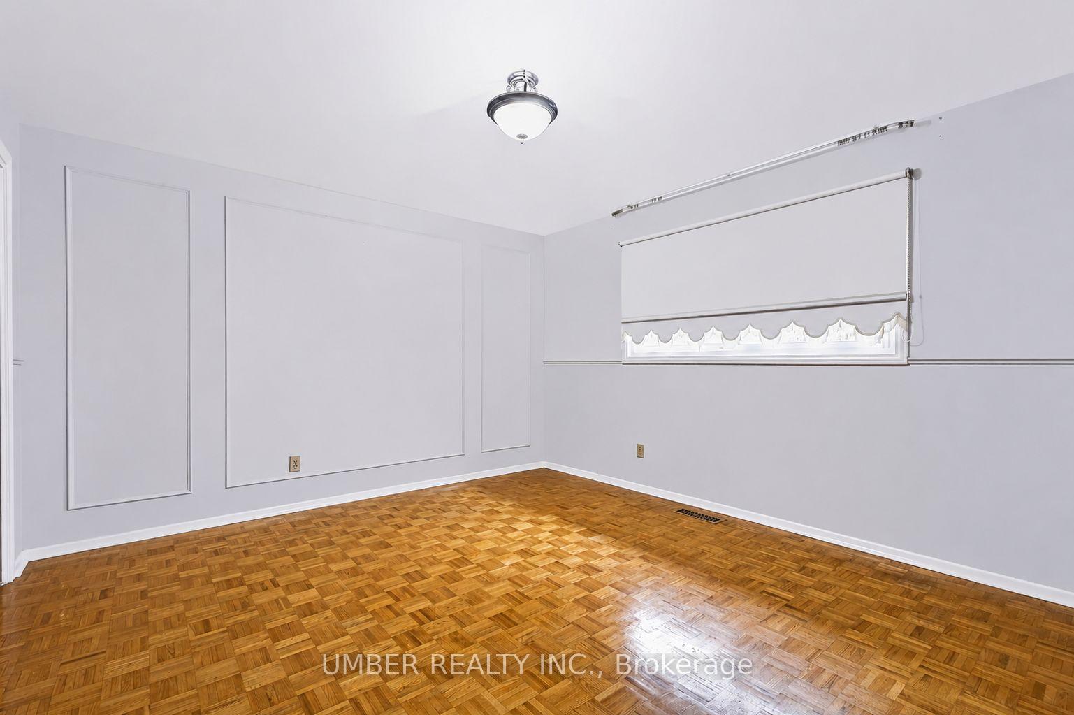 Photo 19 of 20 Bishop Court, Kitchener, Heritage Park - Kitchener — HOMEH