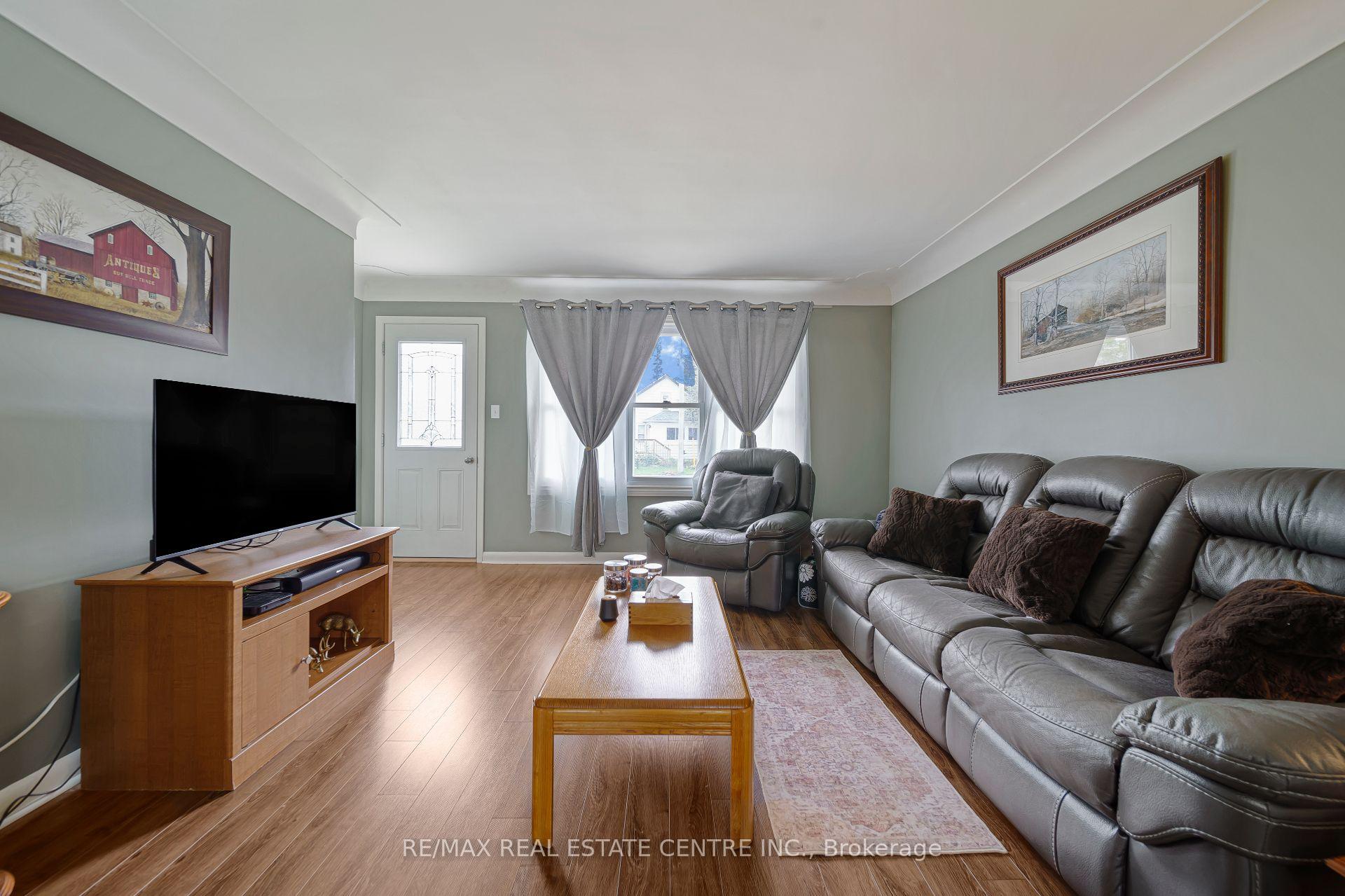 Photo 4 of 205 Crysler Street, Norfolk, Delhi — HOMEH