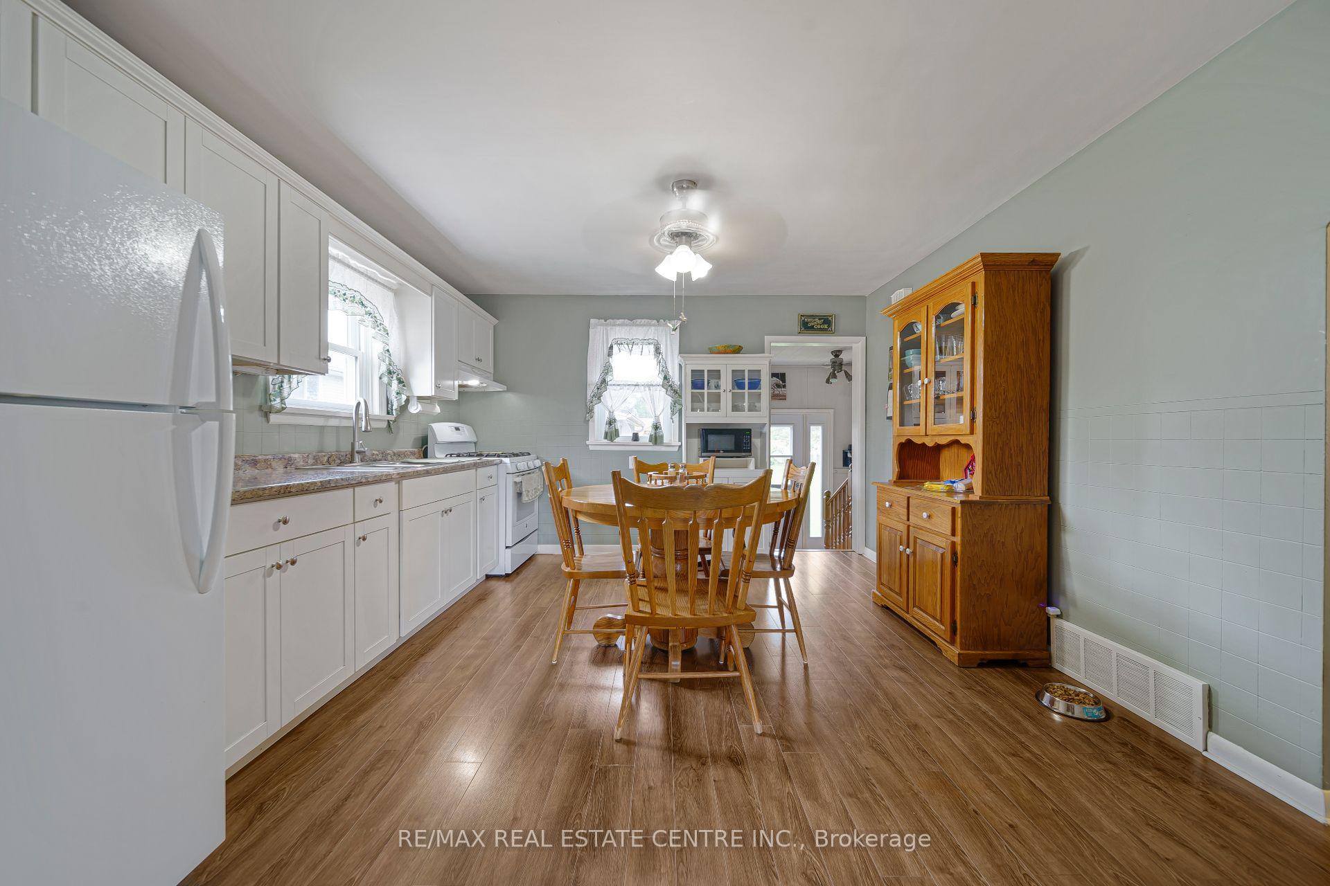 Photo 7 of 205 Crysler Street, Norfolk, Delhi — HOMEH