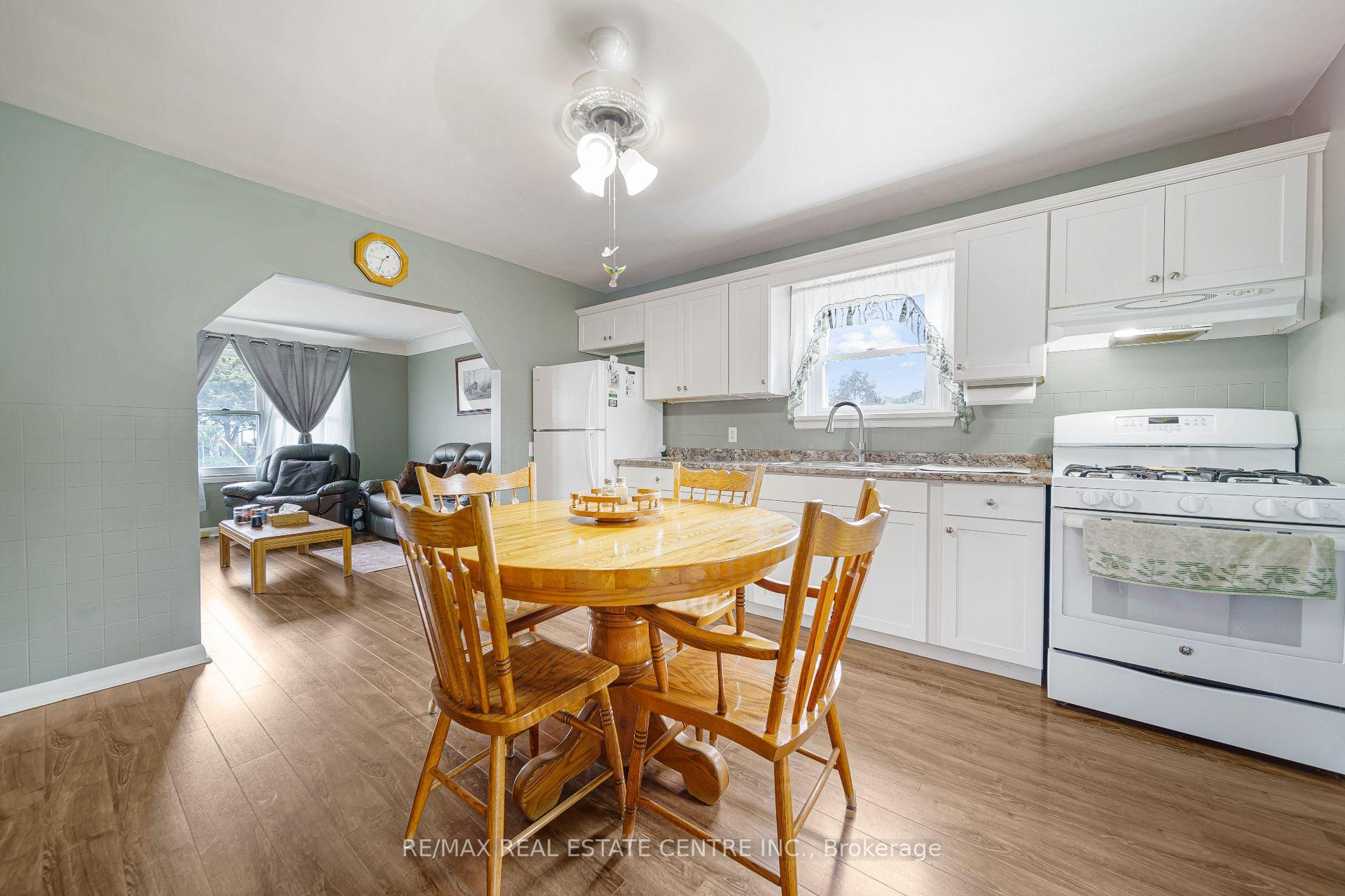 Photo 8 of 205 Crysler Street, Norfolk, Delhi — HOMEH