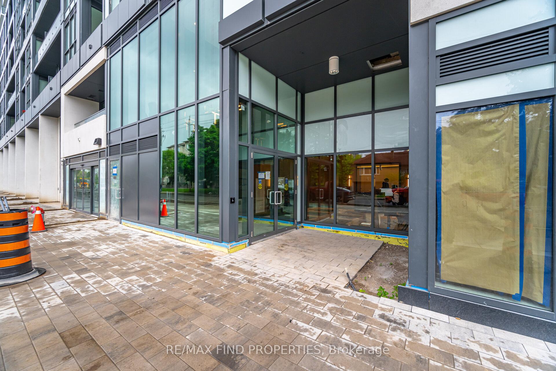 Photo 3 of Unit 910, 6 Greenbriar Road, North York, Bayview Village — HOMEH