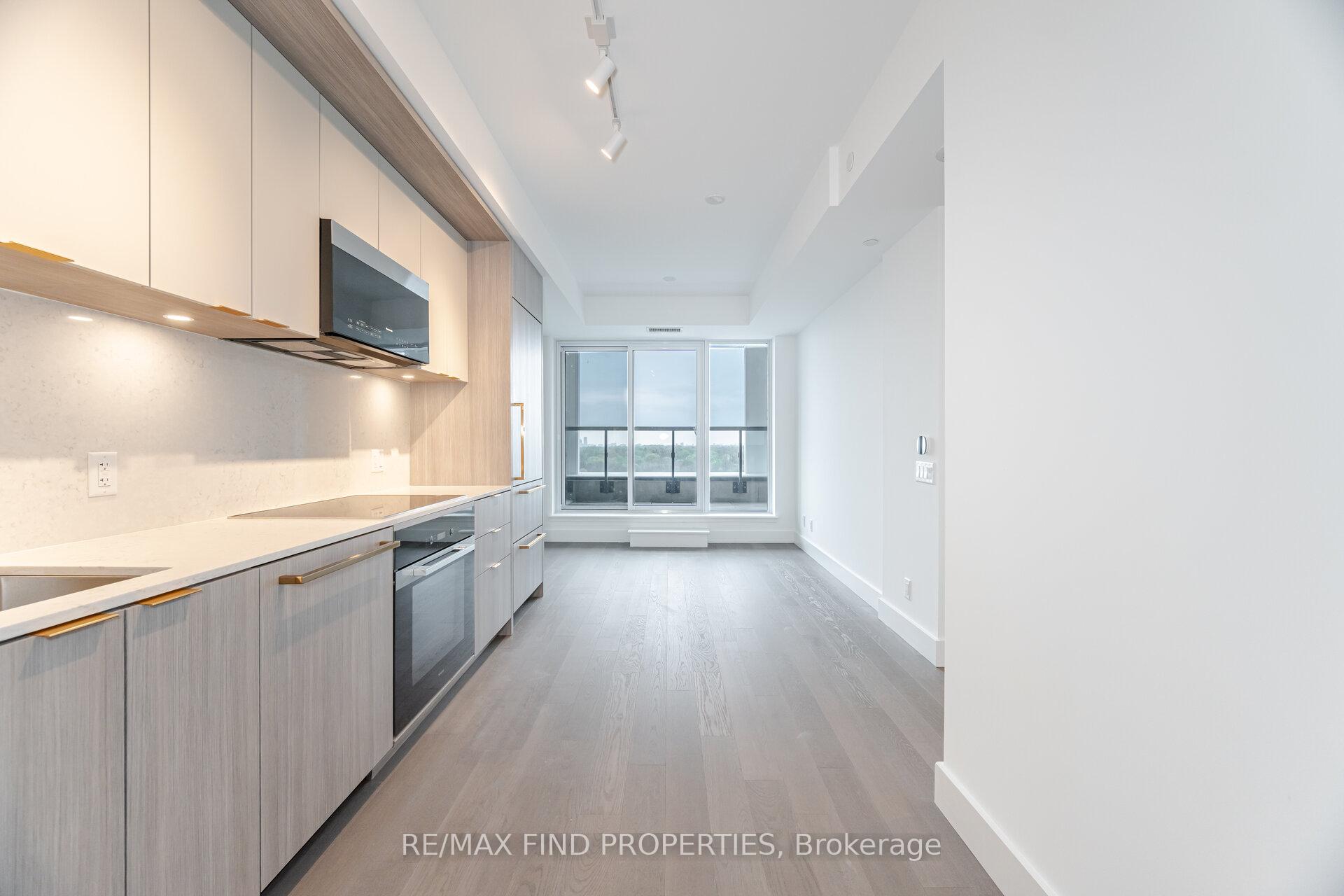 Photo 13 of Unit 910, 6 Greenbriar Road, North York, Bayview Village — HOMEH