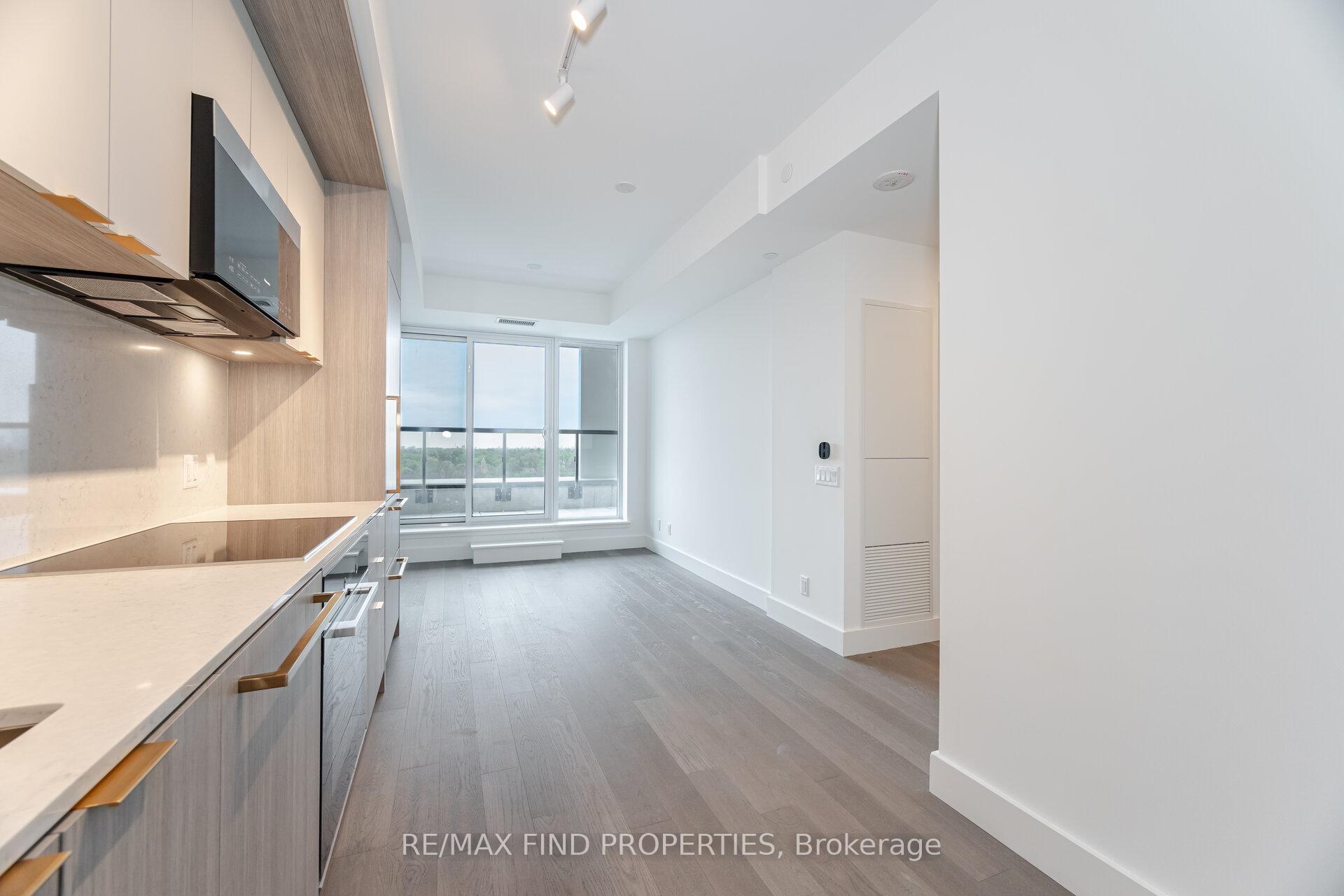 Photo 14 of Unit 910, 6 Greenbriar Road, North York, Bayview Village — HOMEH