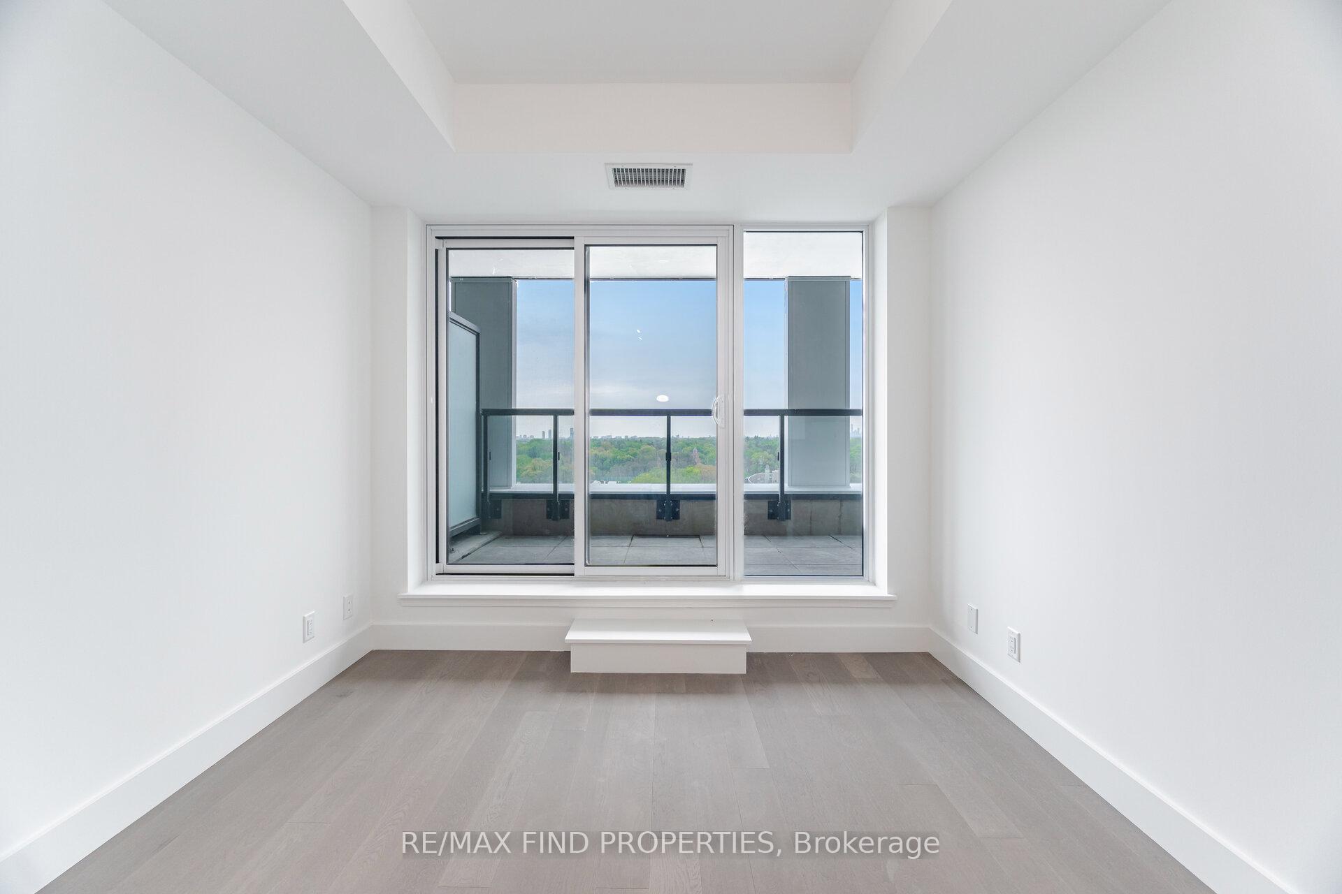 Photo 17 of Unit 910, 6 Greenbriar Road, North York, Bayview Village — HOMEH