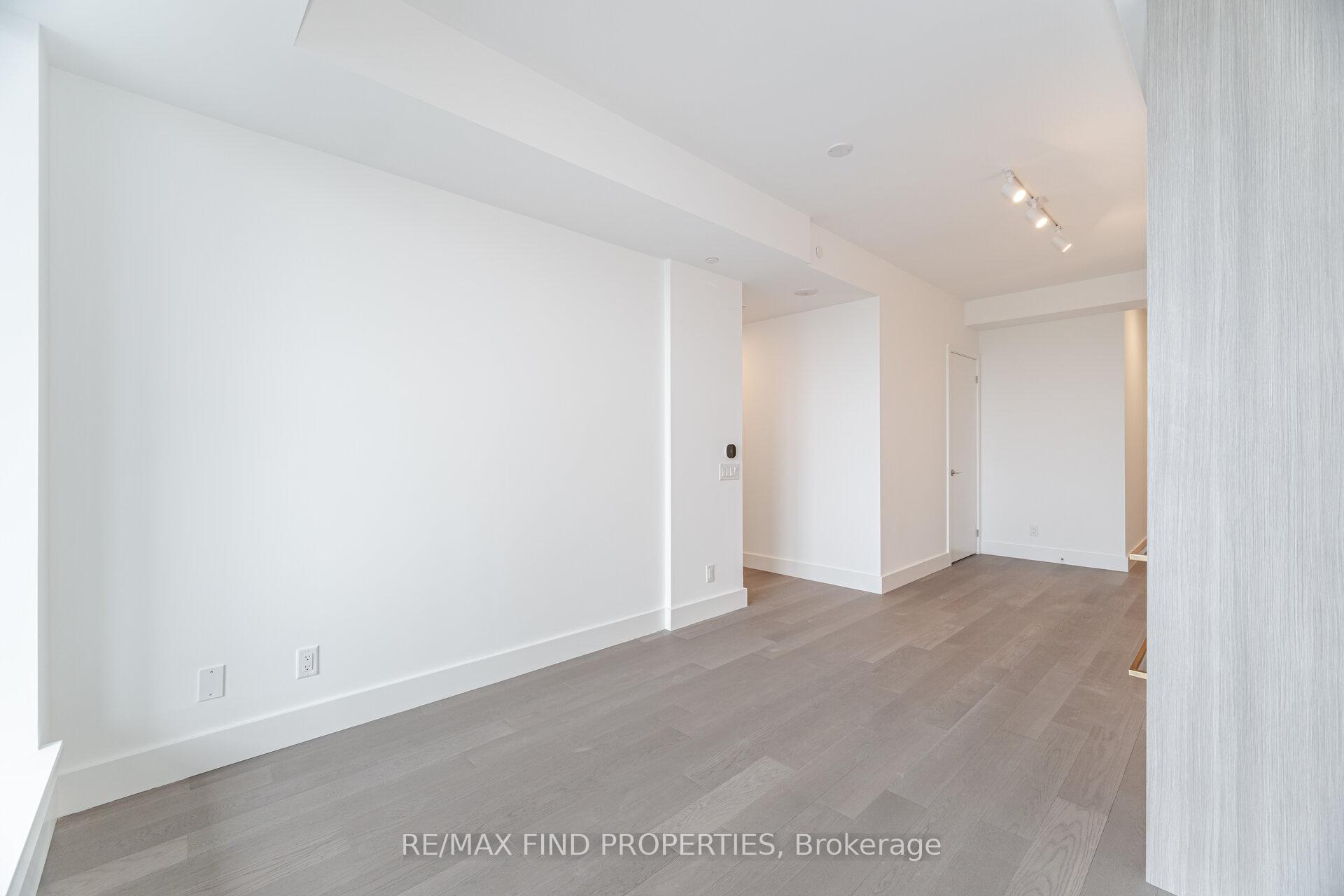 Photo 18 of Unit 910, 6 Greenbriar Road, North York, Bayview Village — HOMEH
