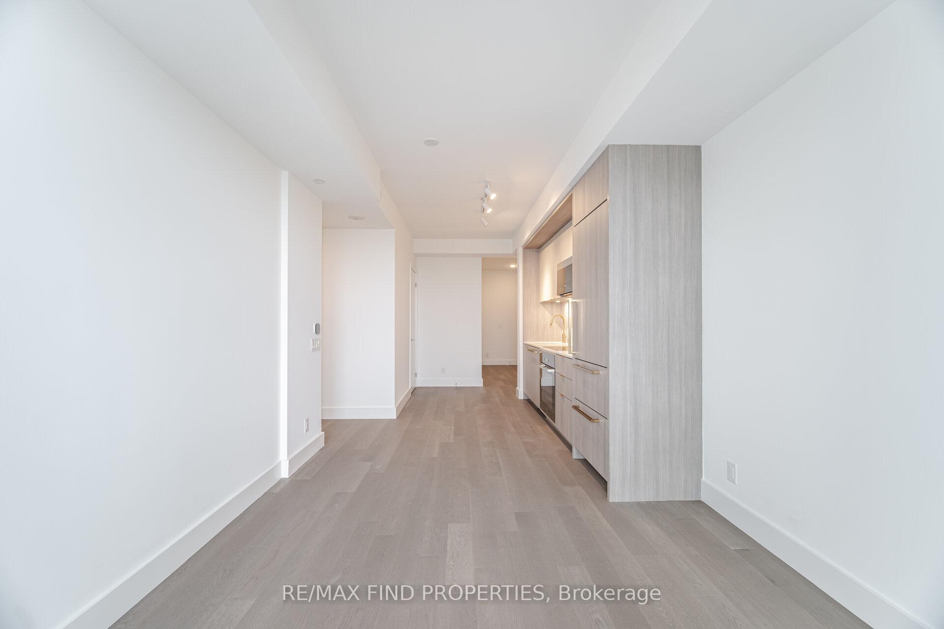 Photo 19 of Unit 910, 6 Greenbriar Road, North York, Bayview Village — HOMEH