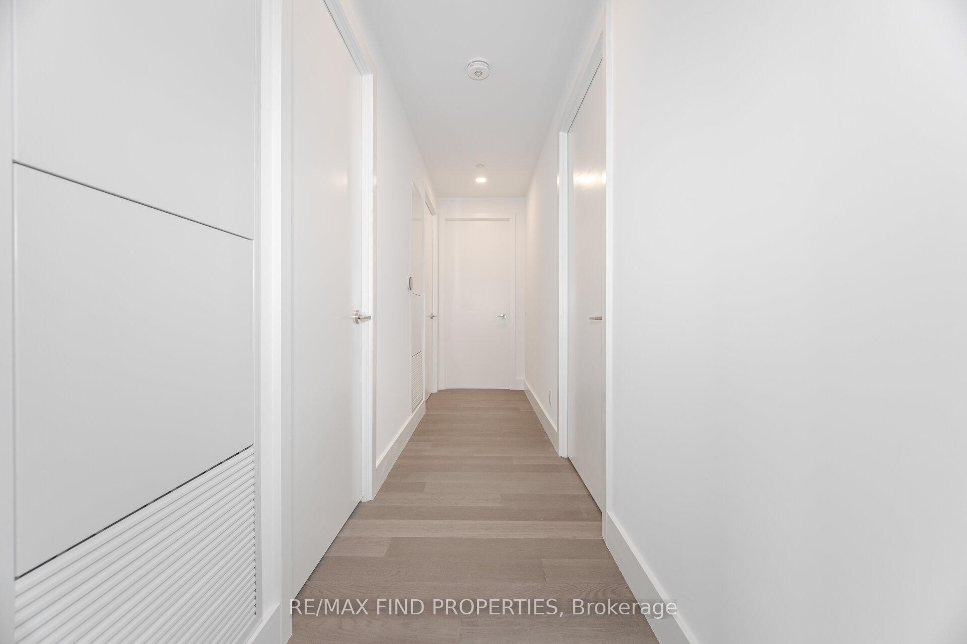 Photo 20 of Unit 910, 6 Greenbriar Road, North York, Bayview Village — HOMEH