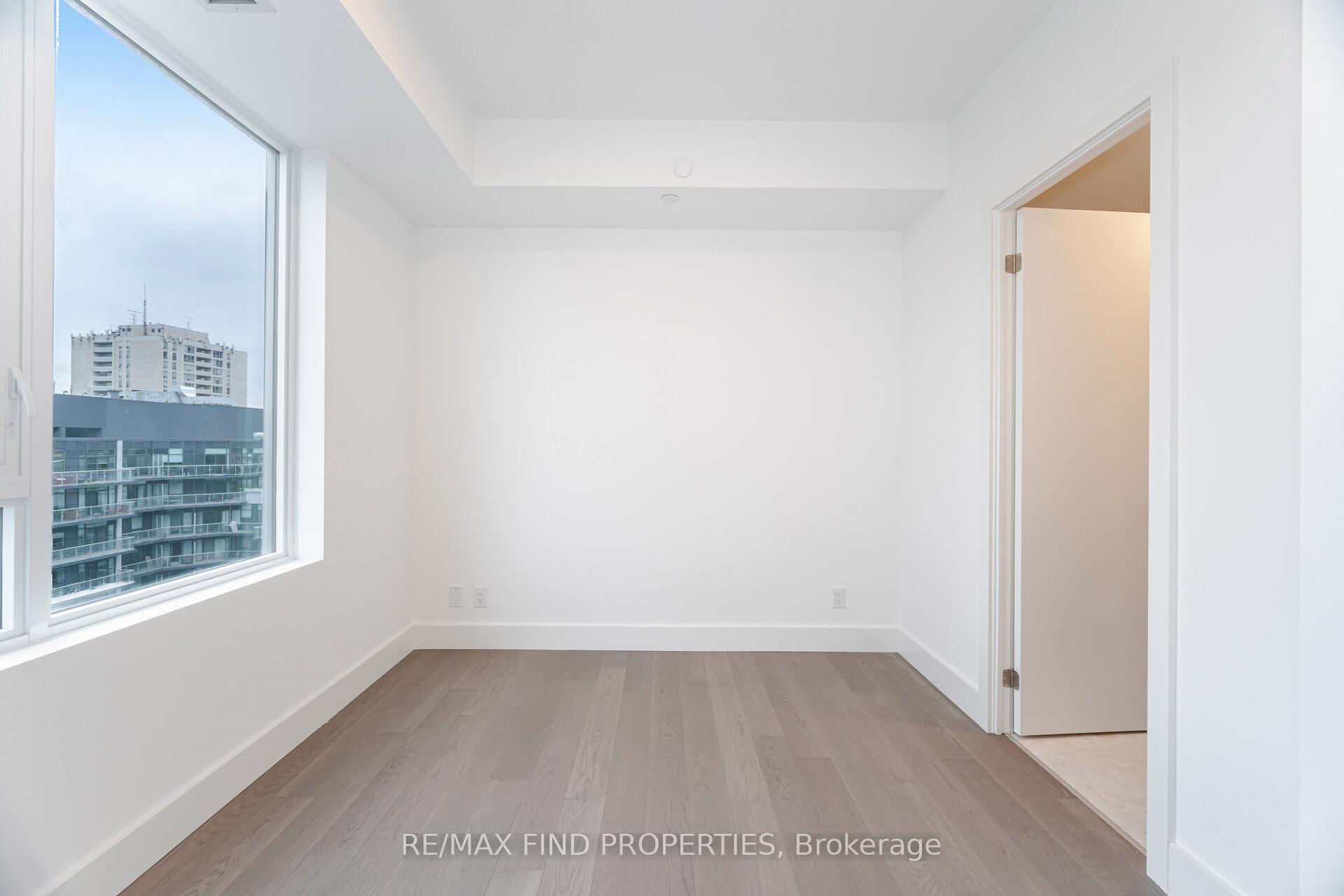 Photo 22 of Unit 910, 6 Greenbriar Road, North York, Bayview Village — HOMEH