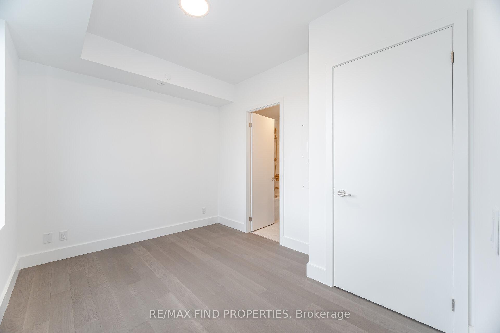 Photo 23 of Unit 910, 6 Greenbriar Road, North York, Bayview Village — HOMEH
